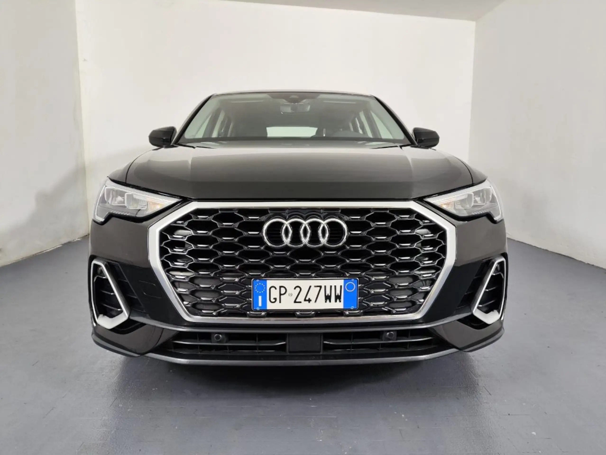 Audi - Q3