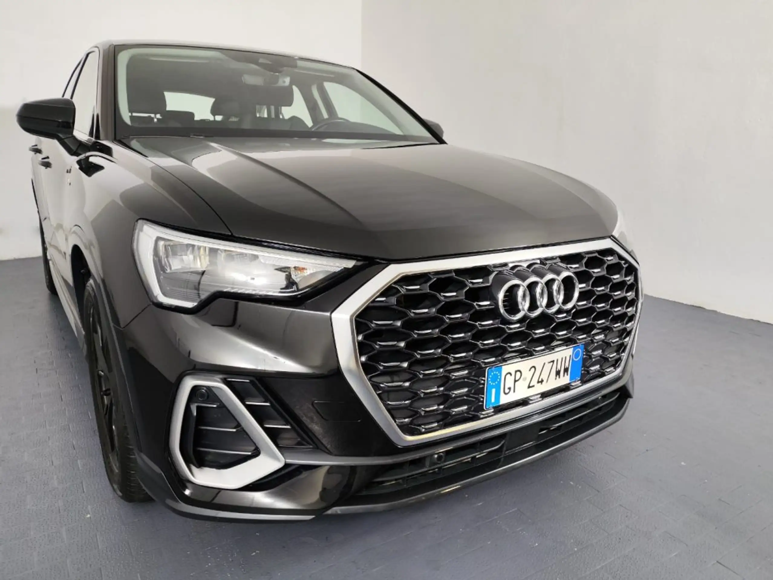 Audi - Q3