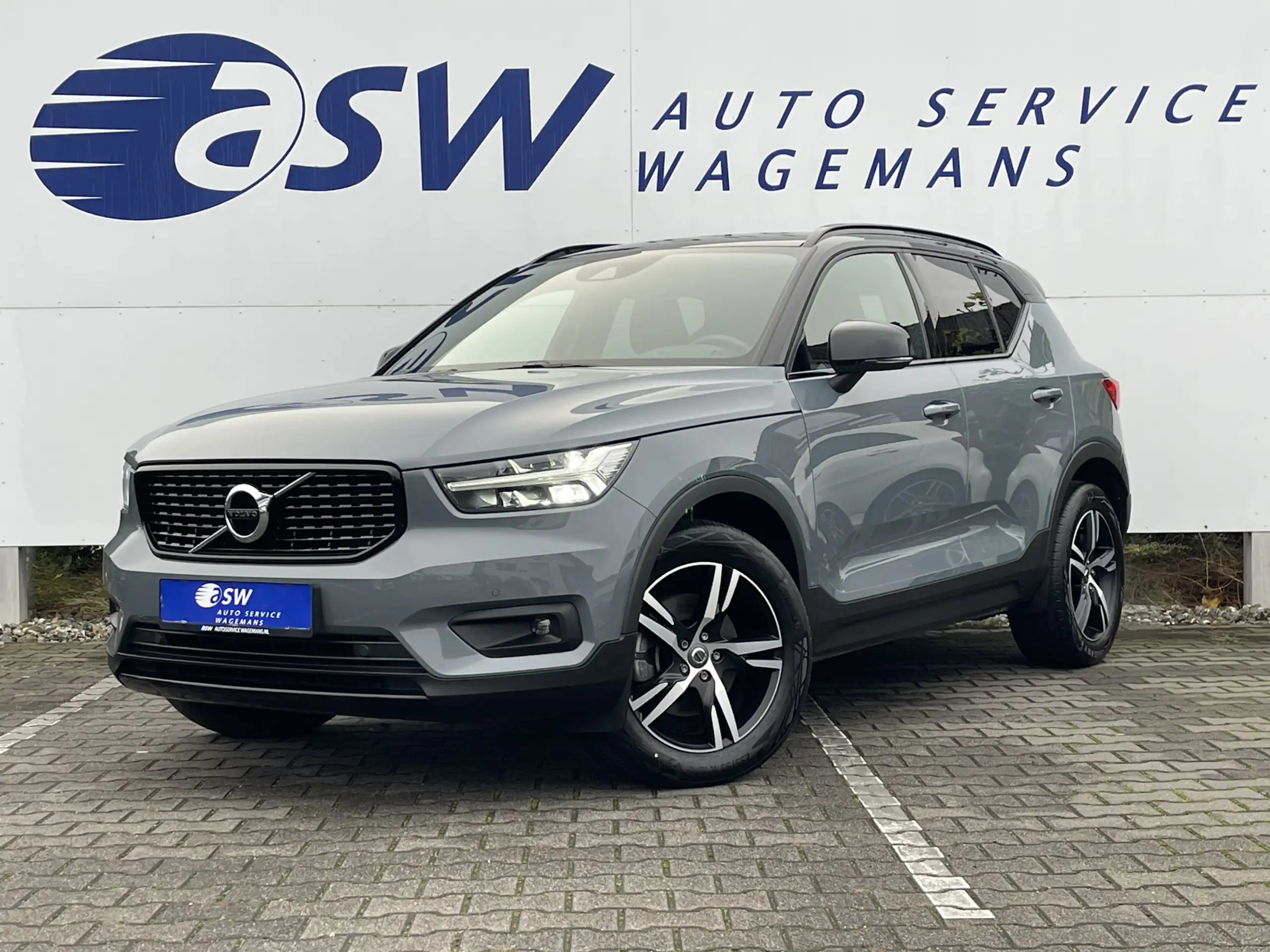 Volvo - XC40