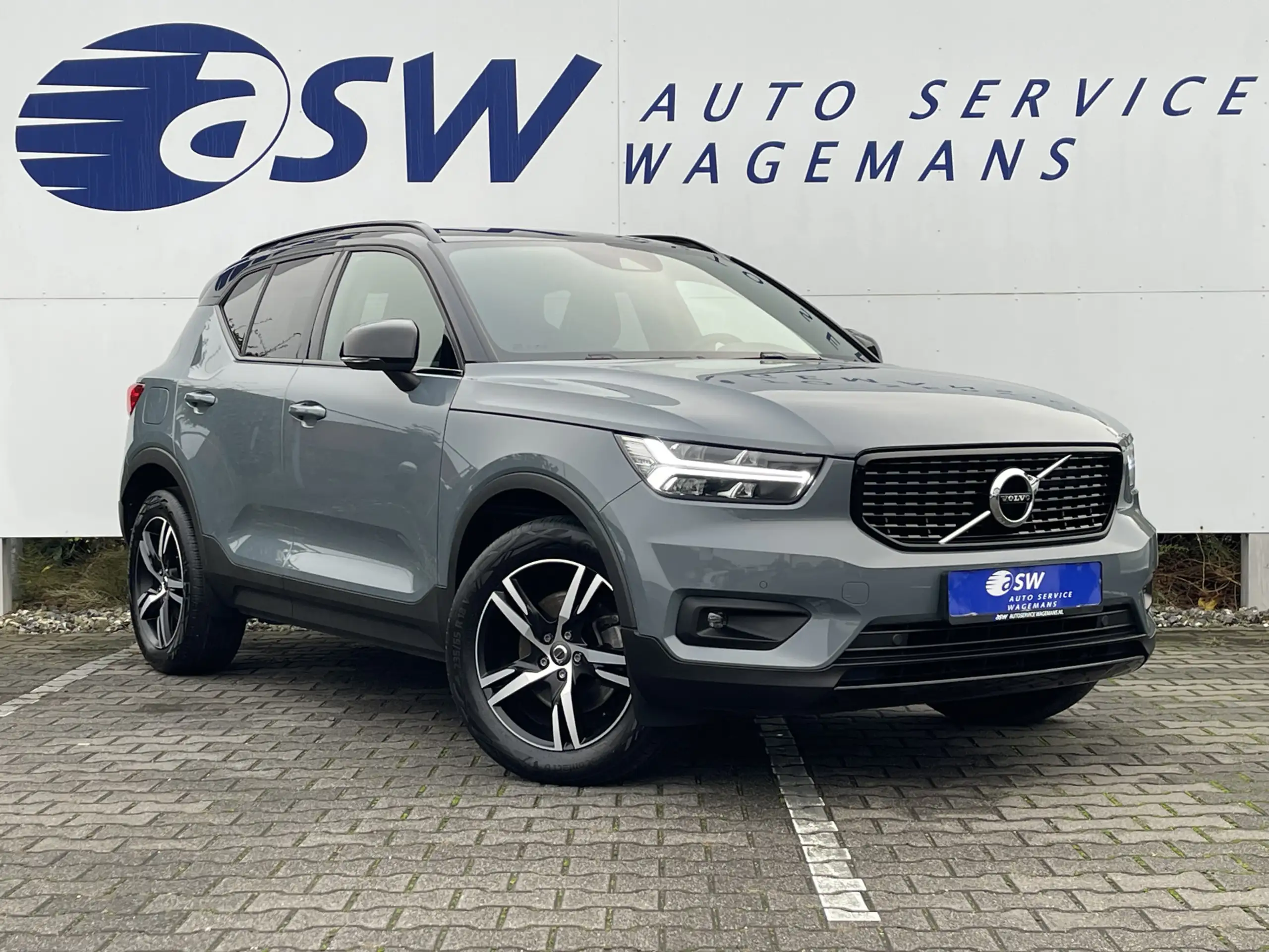 Volvo - XC40