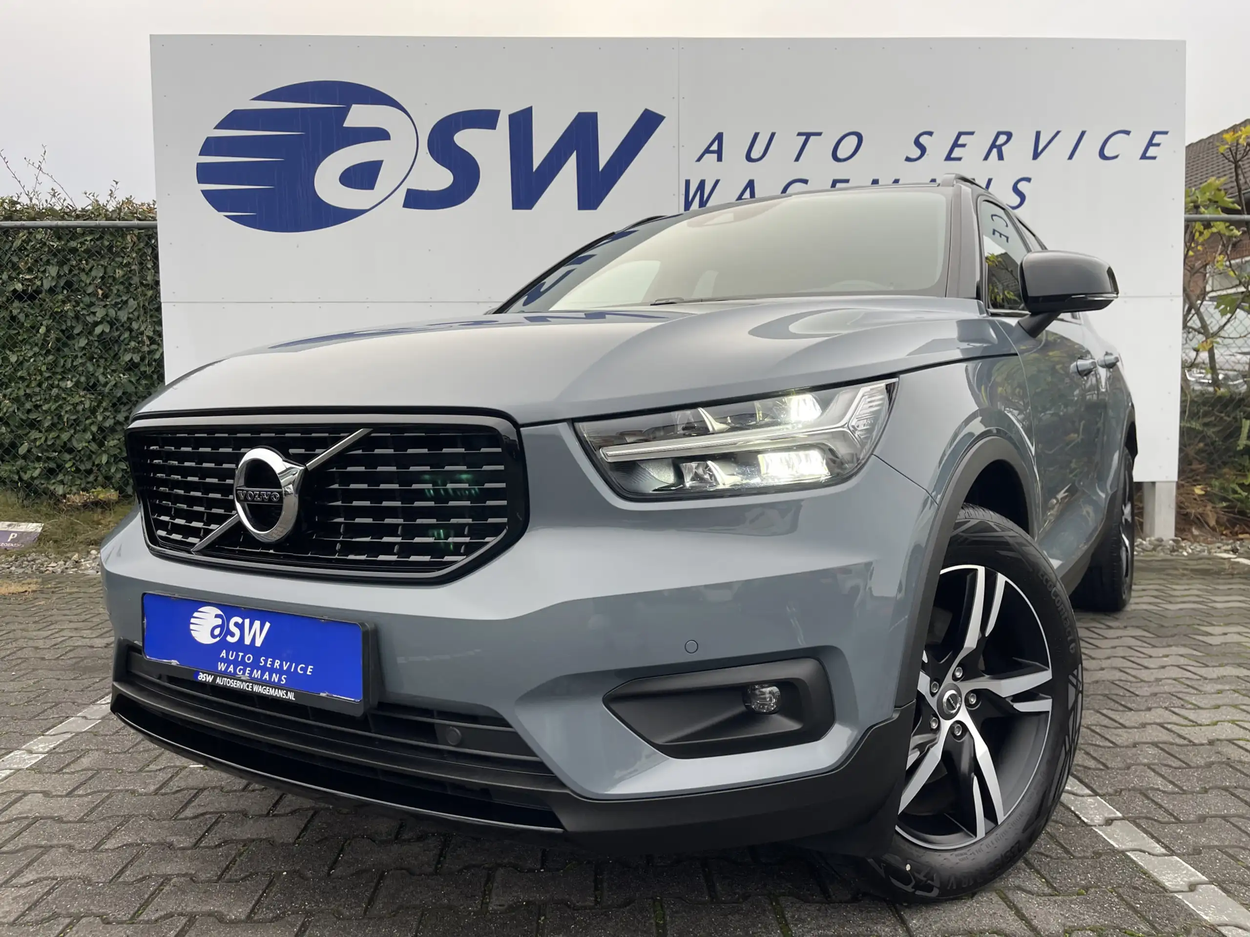 Volvo - XC40