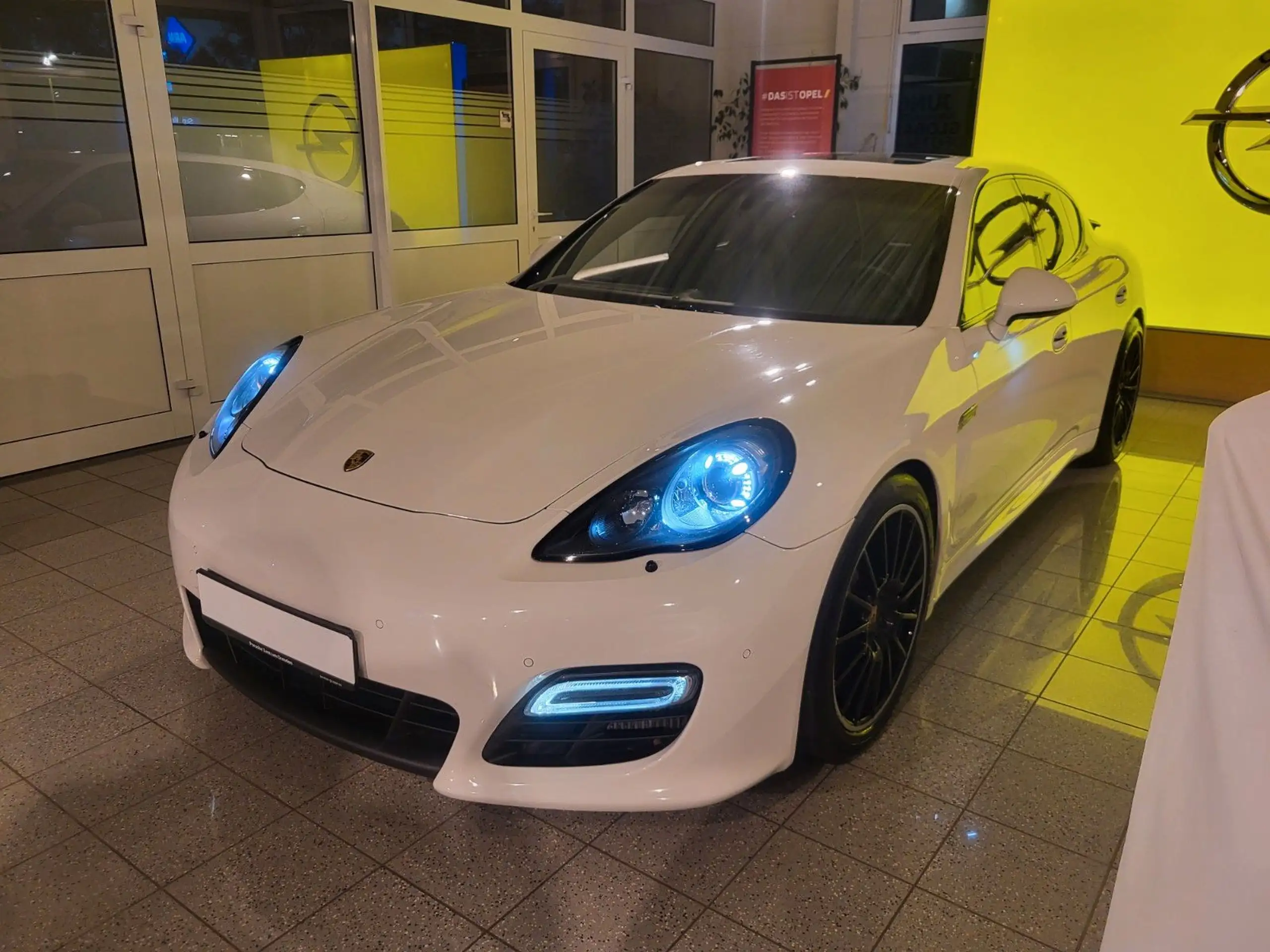 Porsche - Panamera