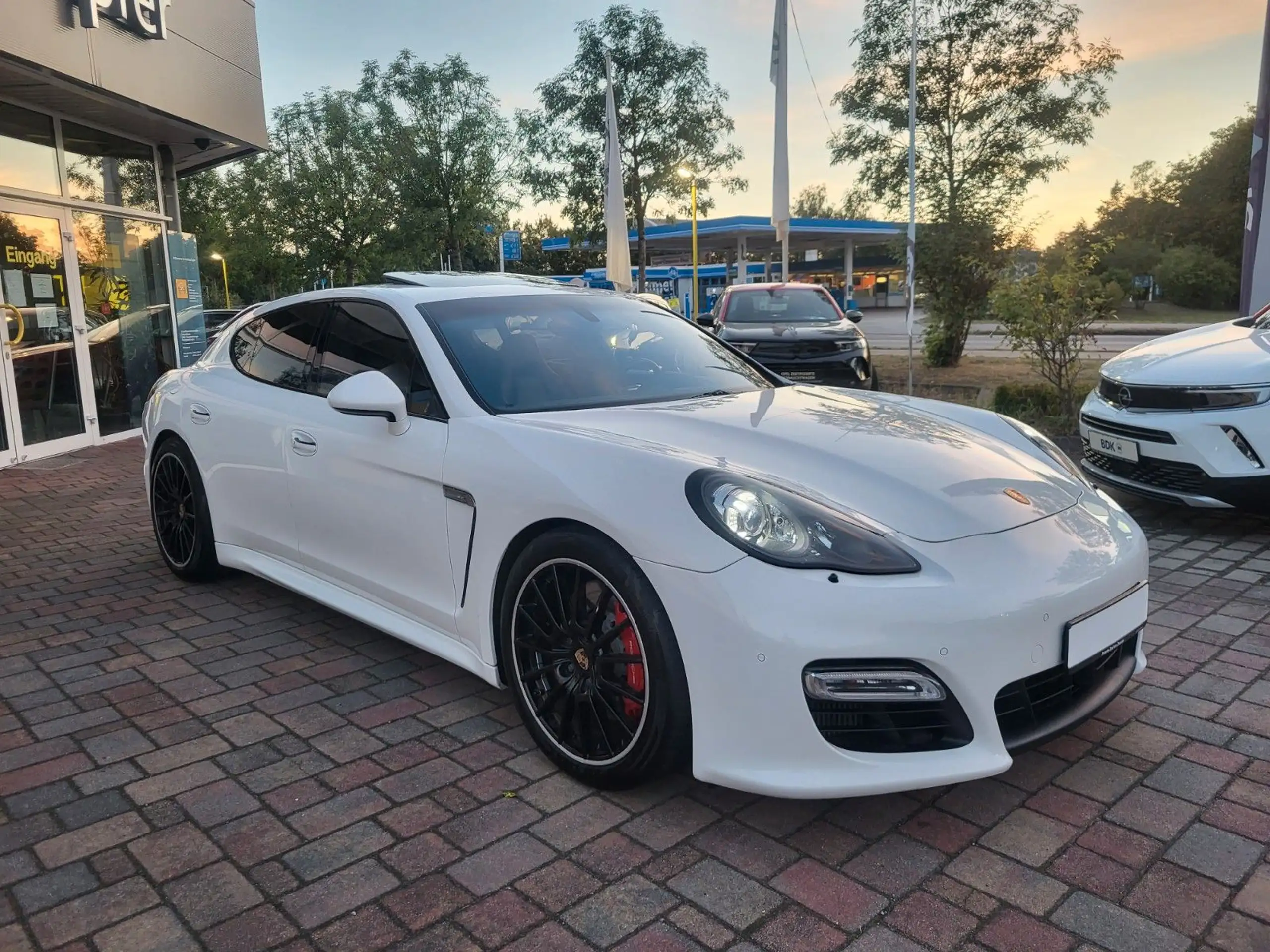 Porsche - Panamera