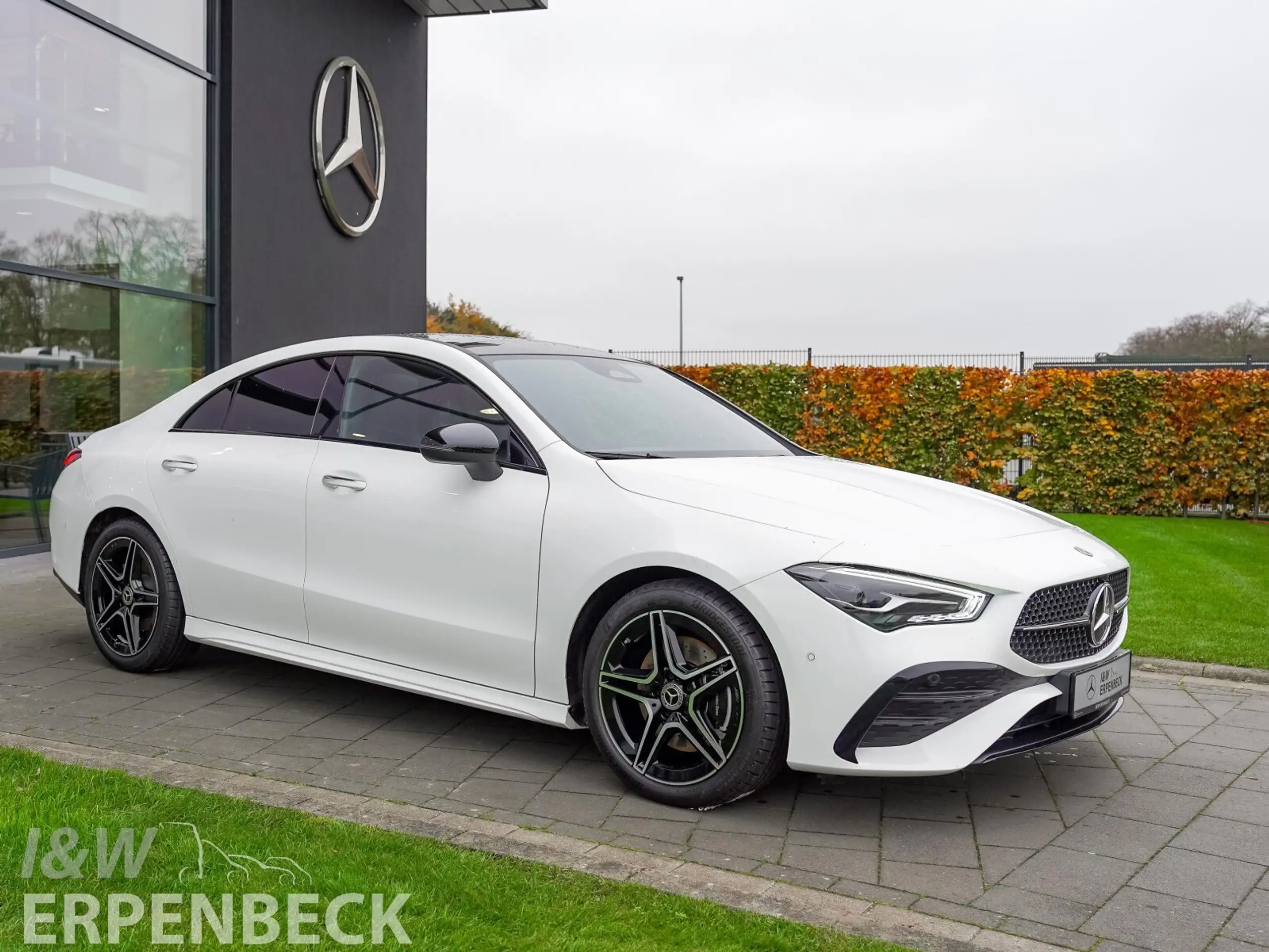 Mercedes-Benz - CLA 200