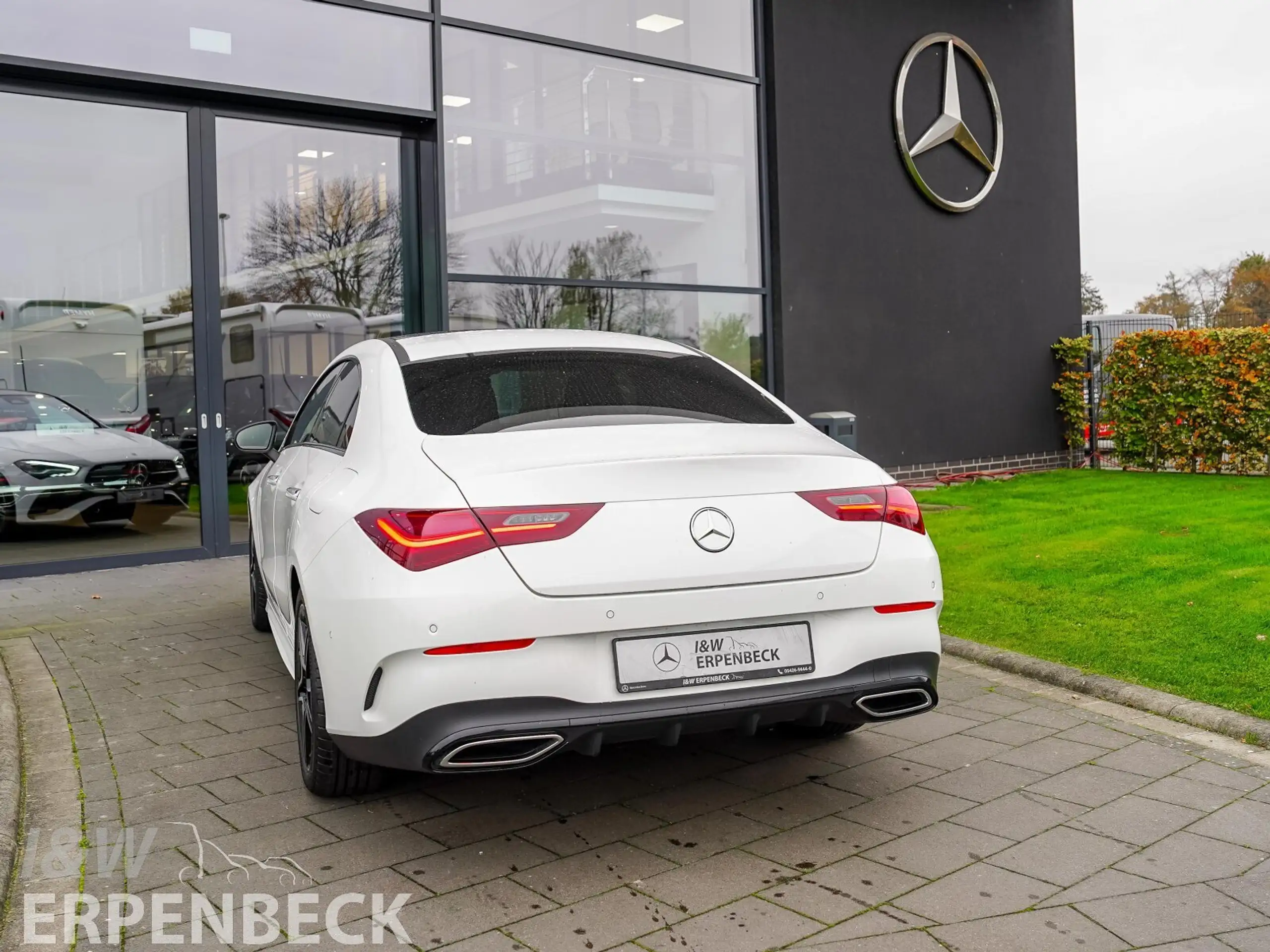 Mercedes-Benz - CLA 200