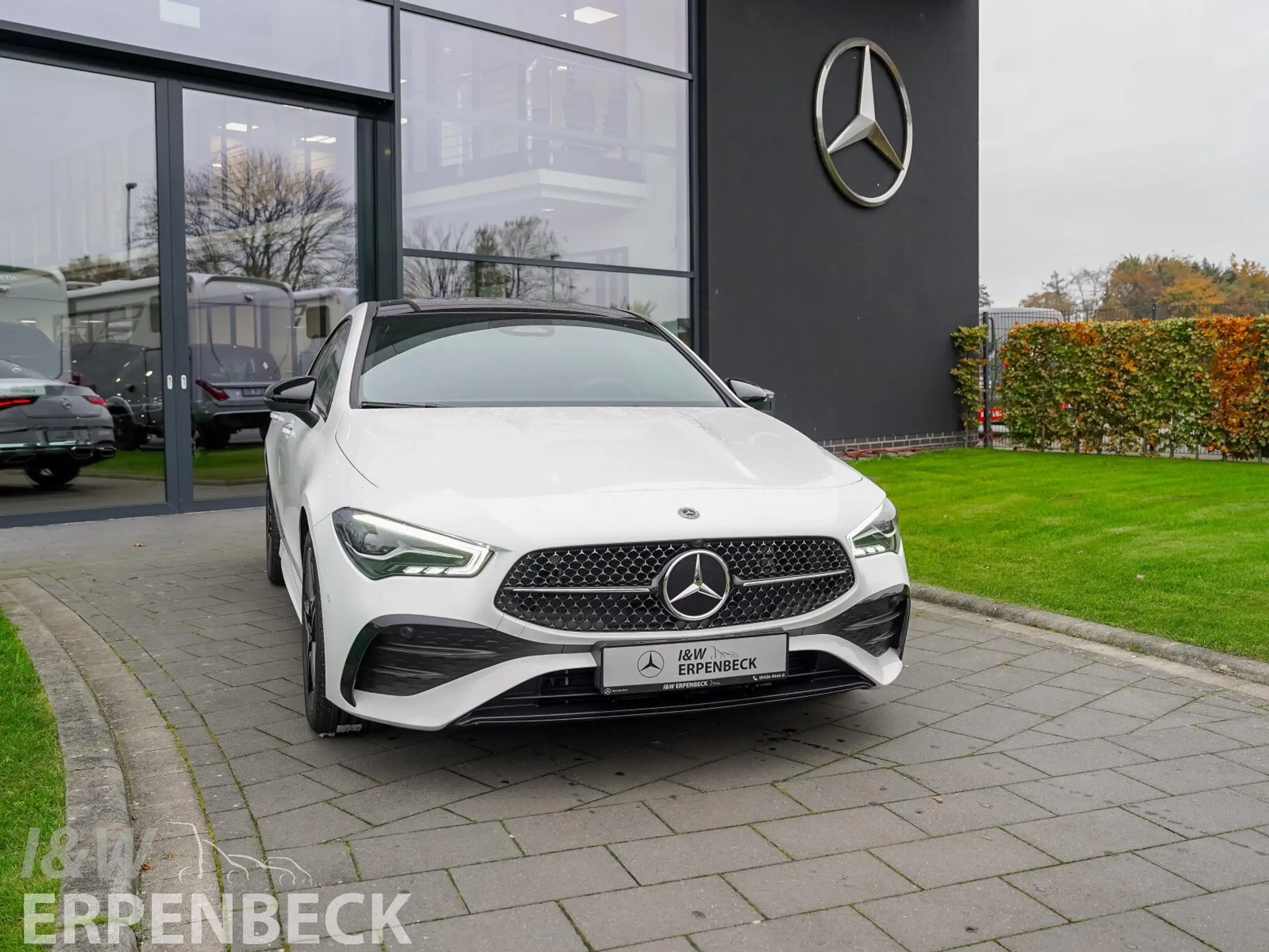 Mercedes-Benz - CLA 200