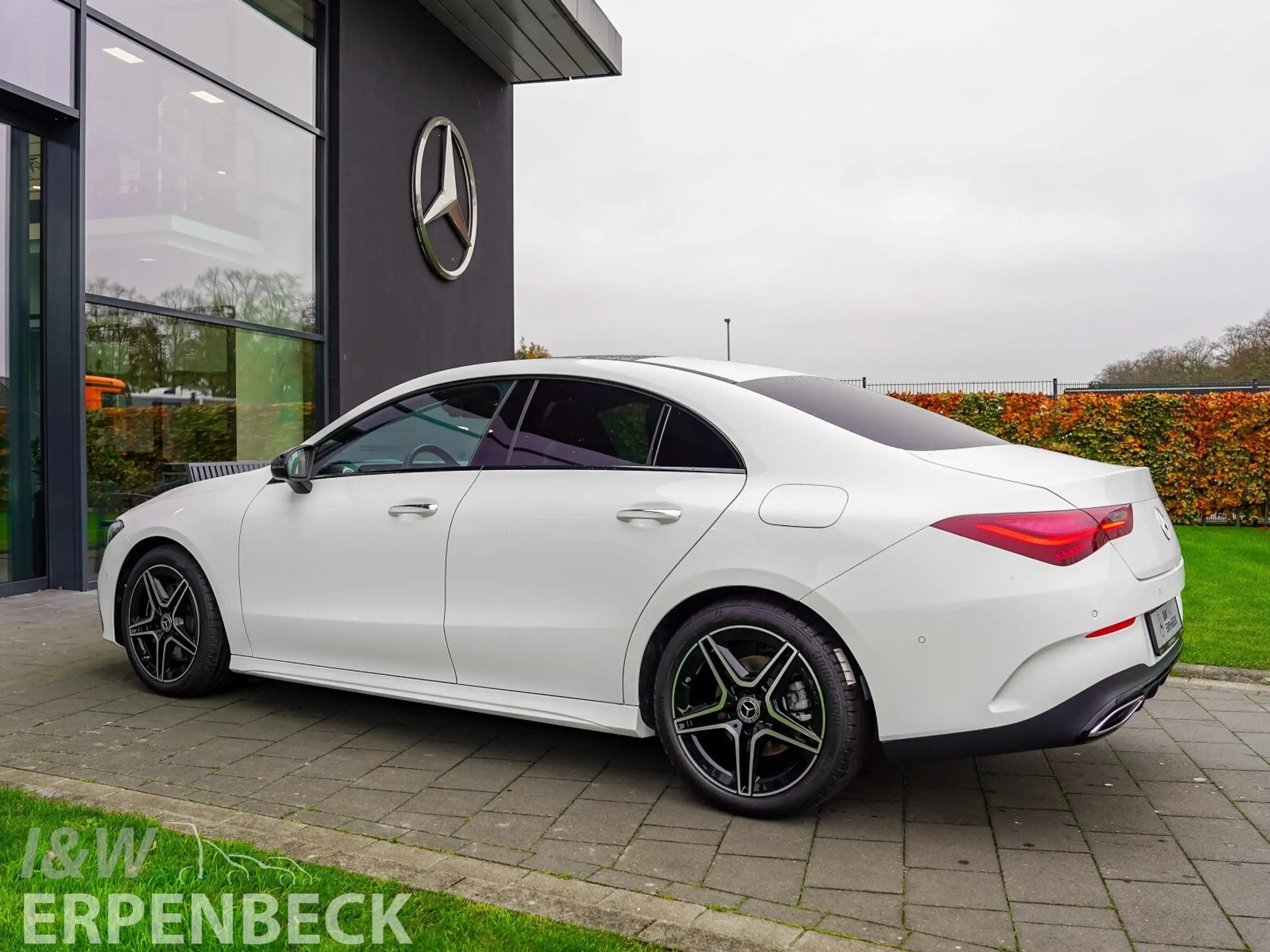 Mercedes-Benz - CLA 200