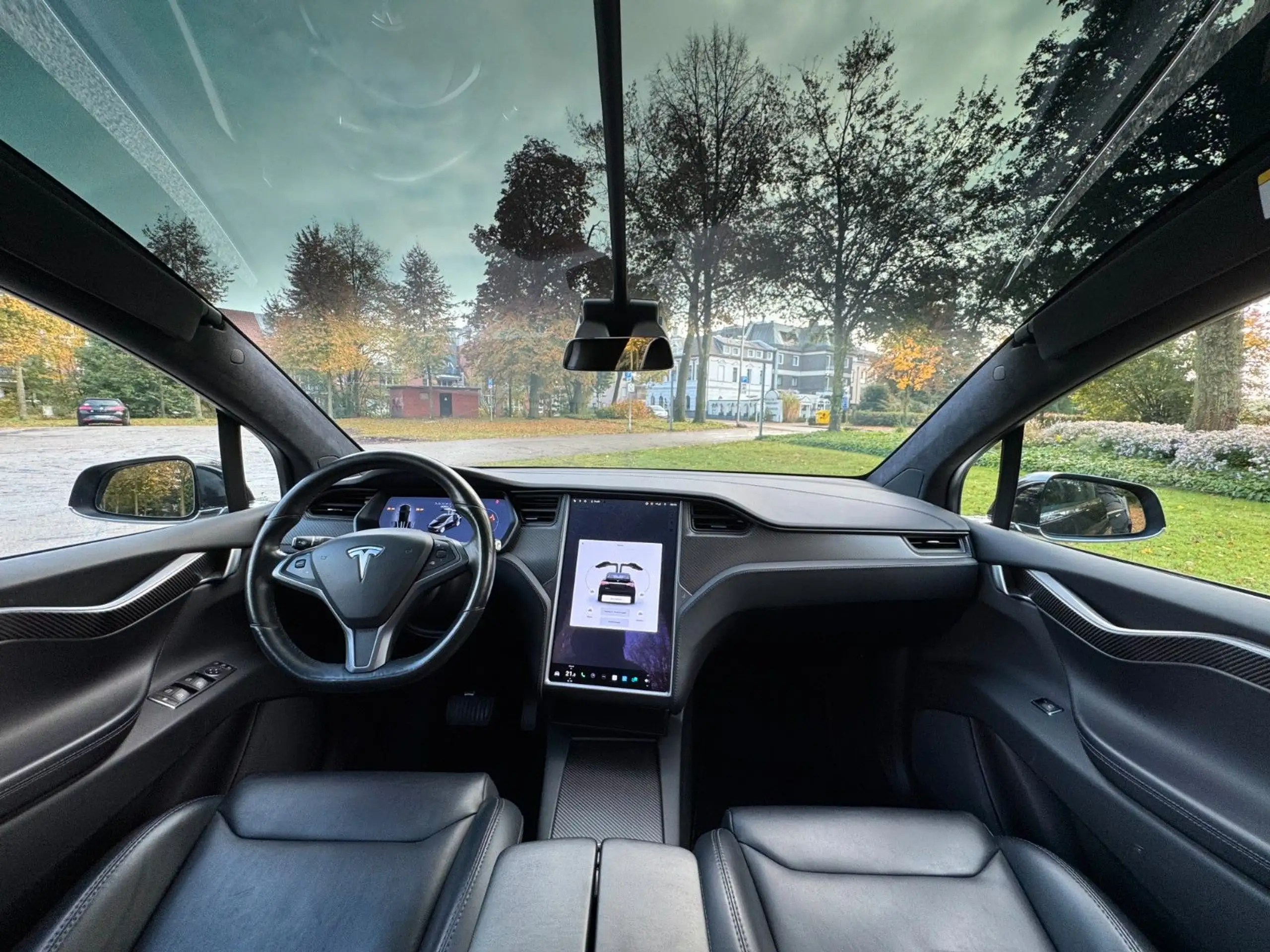 Tesla - Model X