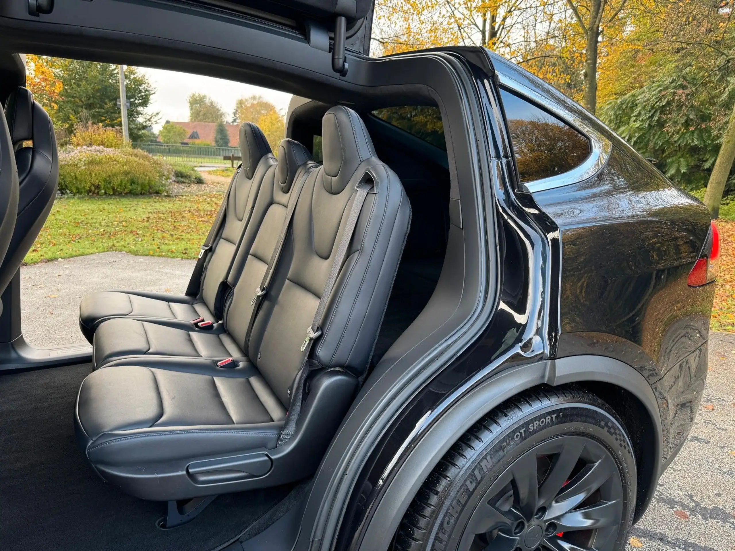 Tesla - Model X