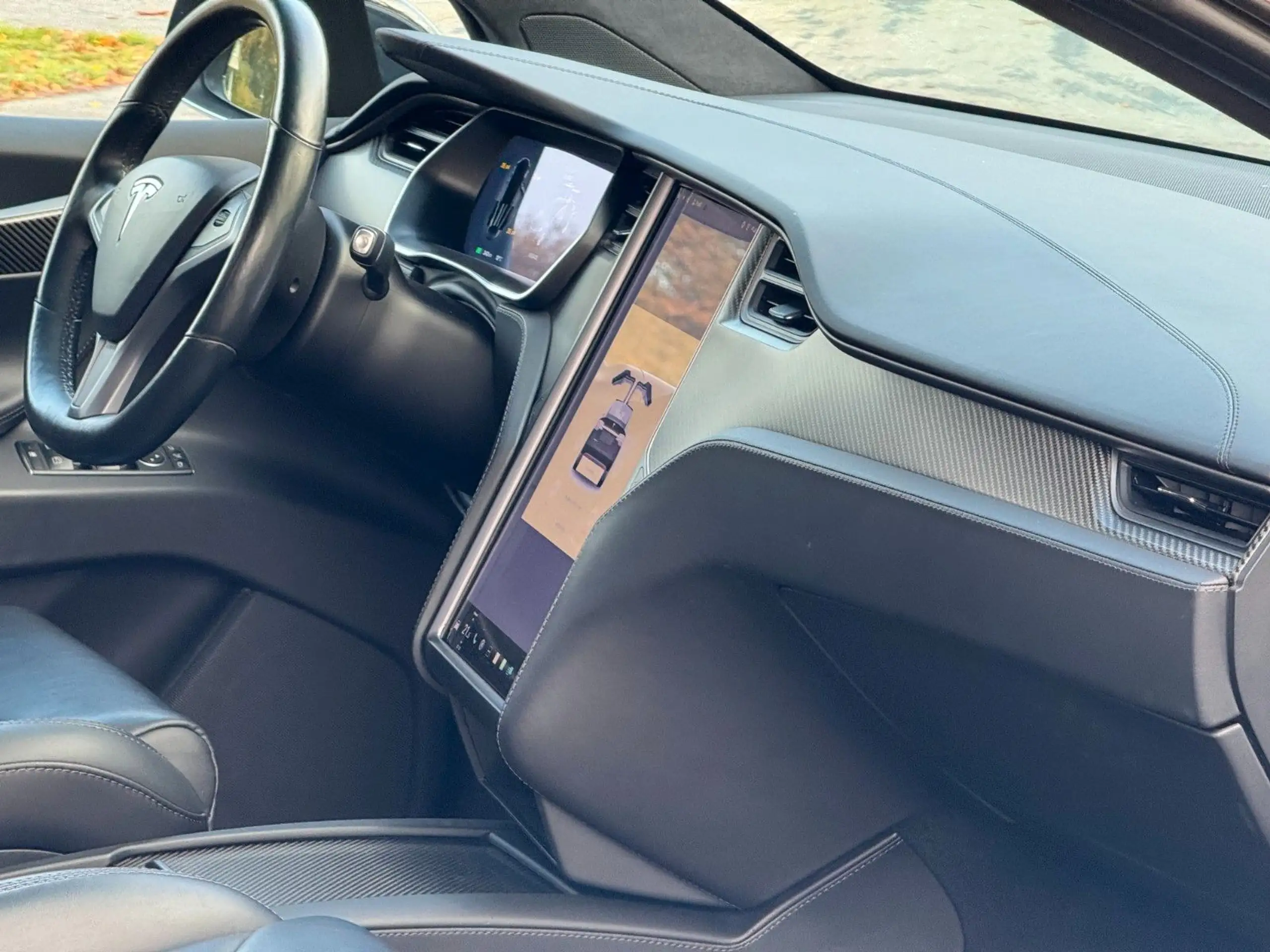 Tesla - Model X