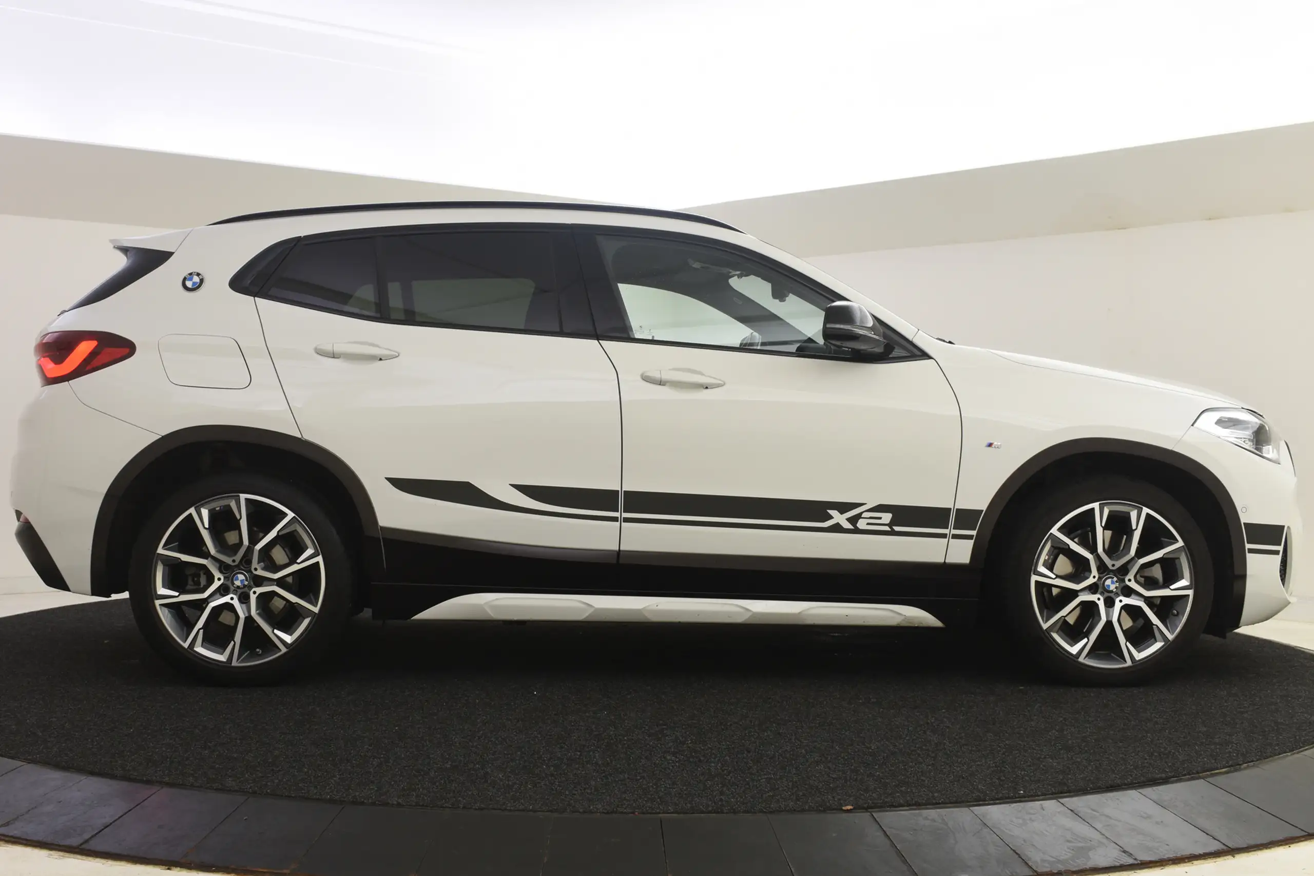 BMW - X2