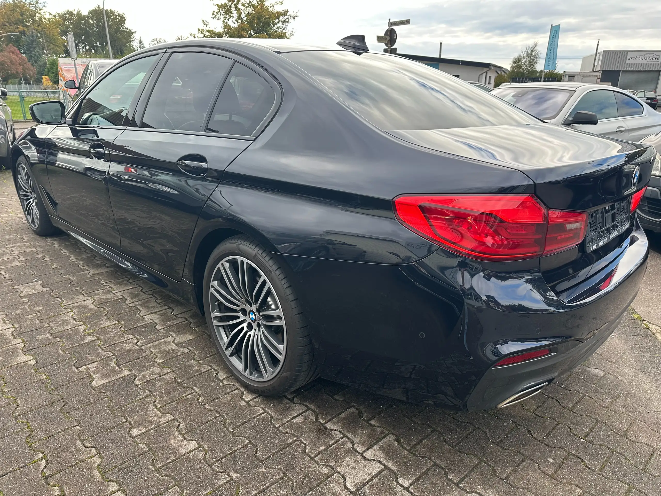 BMW - 530