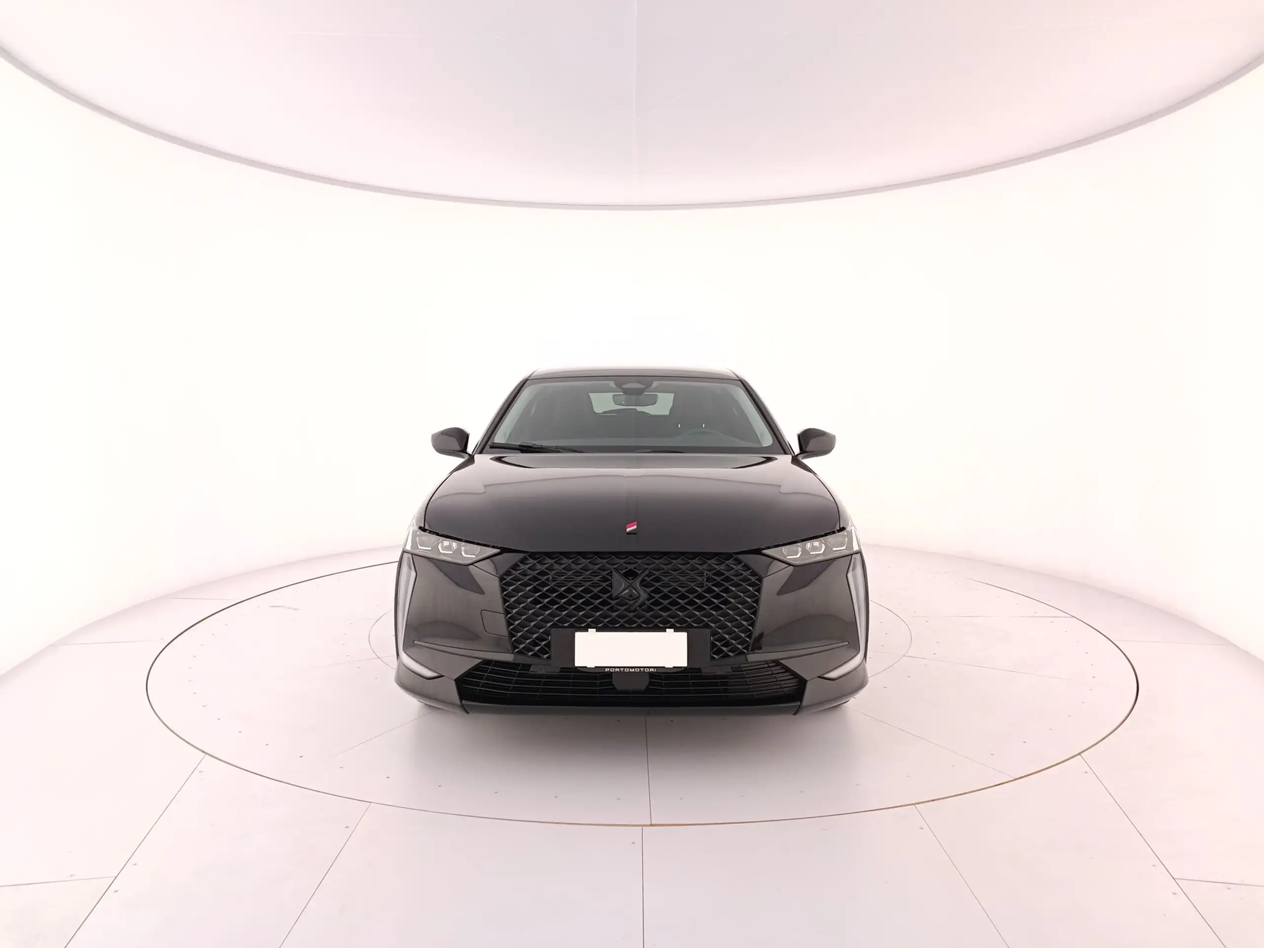 DS Automobiles - DS 4