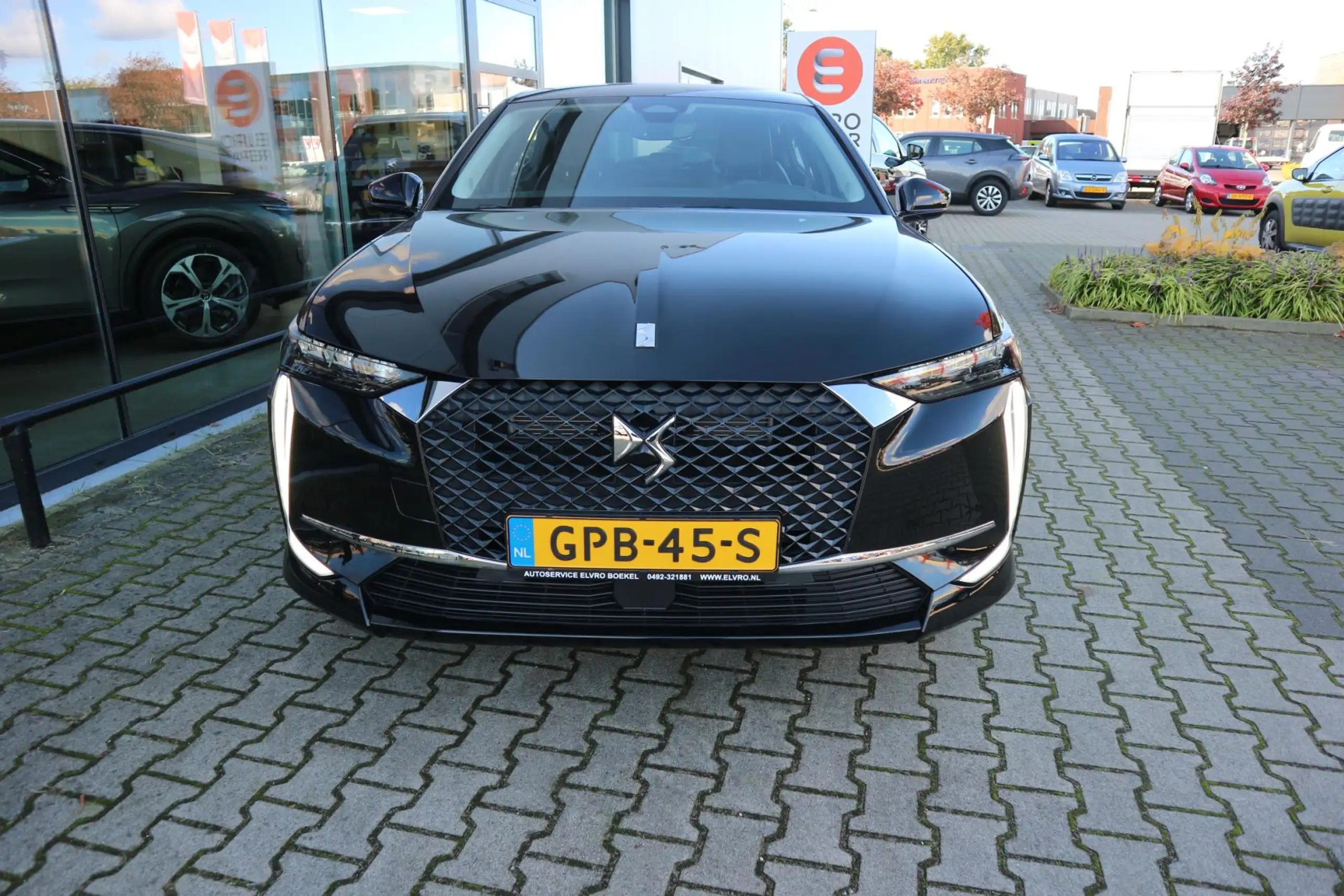 DS Automobiles - DS 4