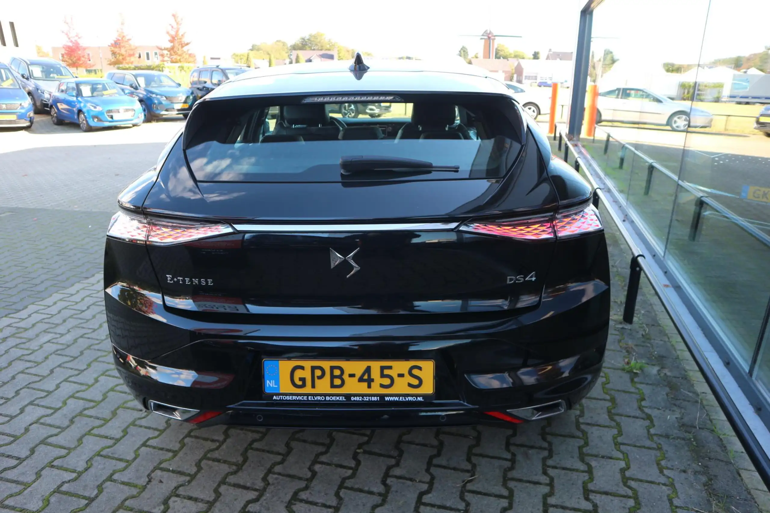 DS Automobiles - DS 4