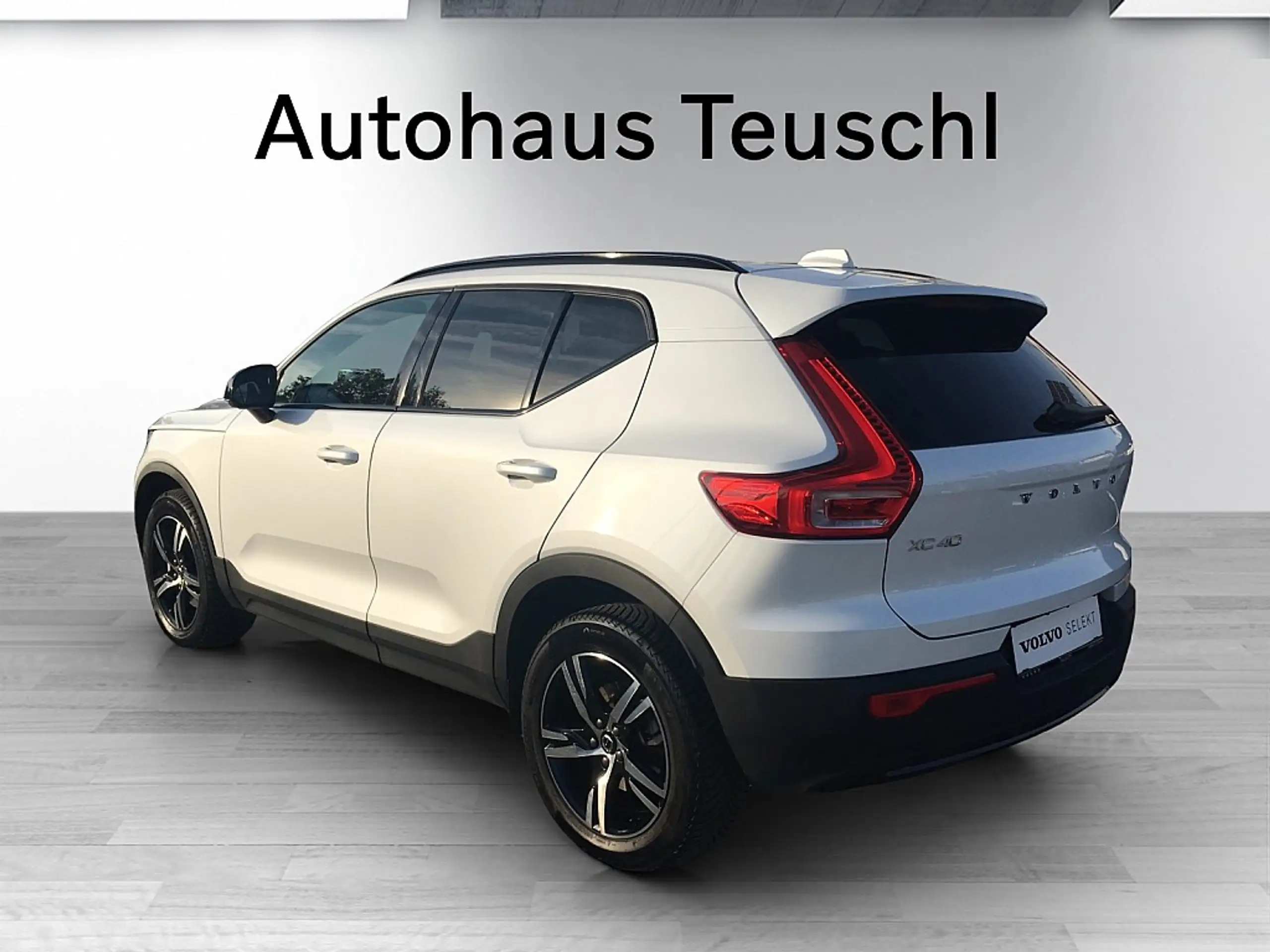 Volvo - XC40