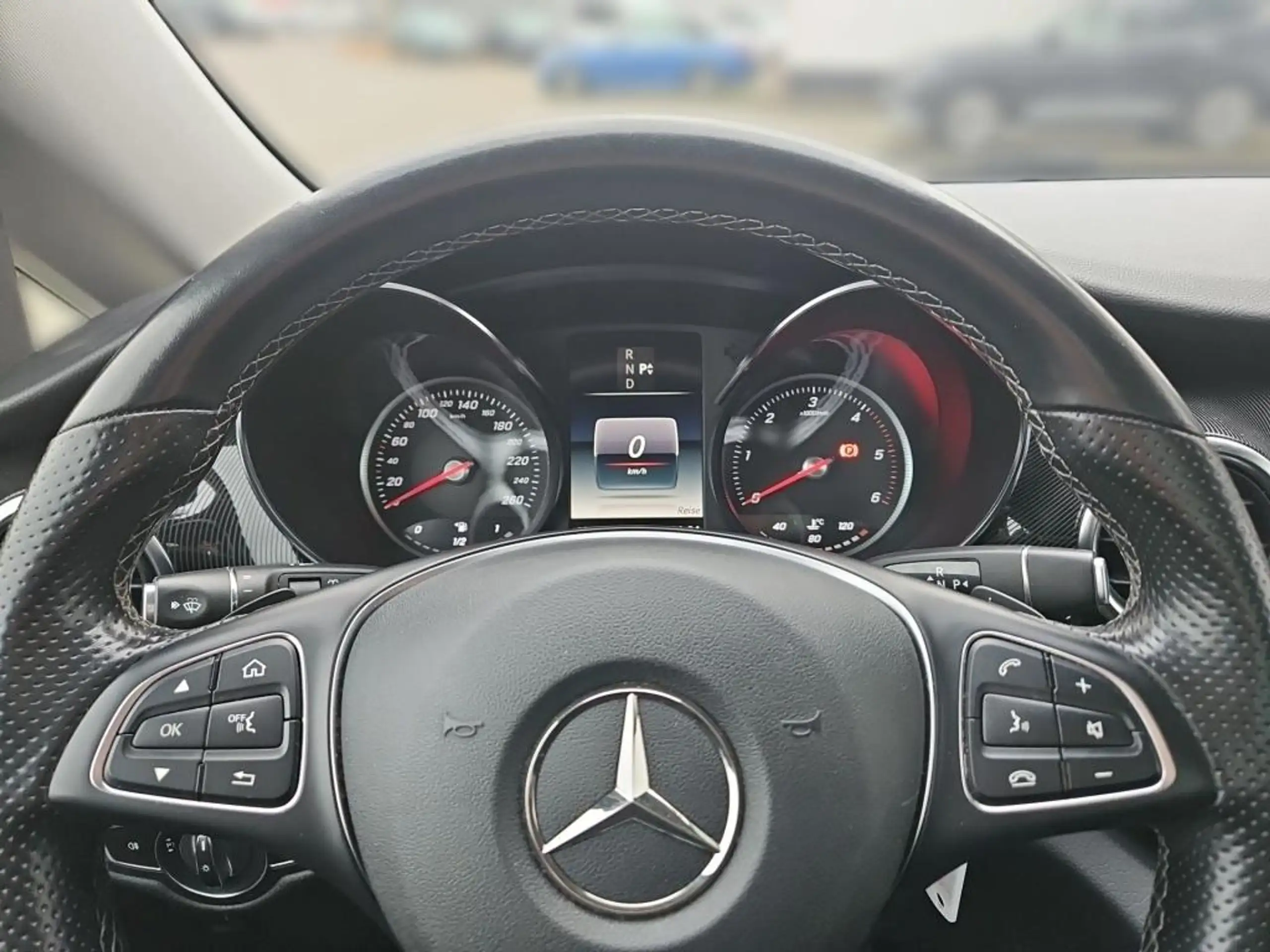 Mercedes-Benz - V 220