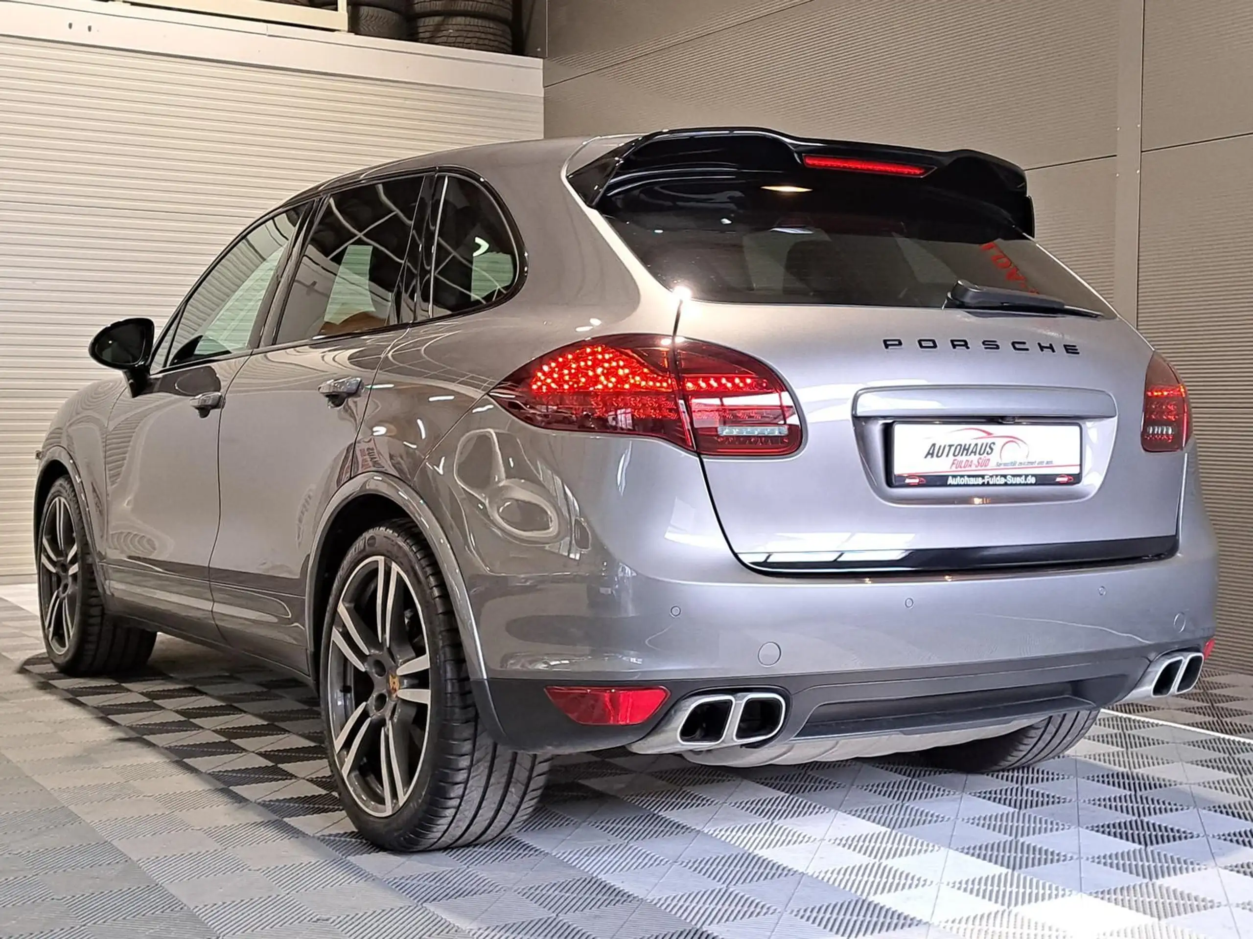 Porsche - Cayenne