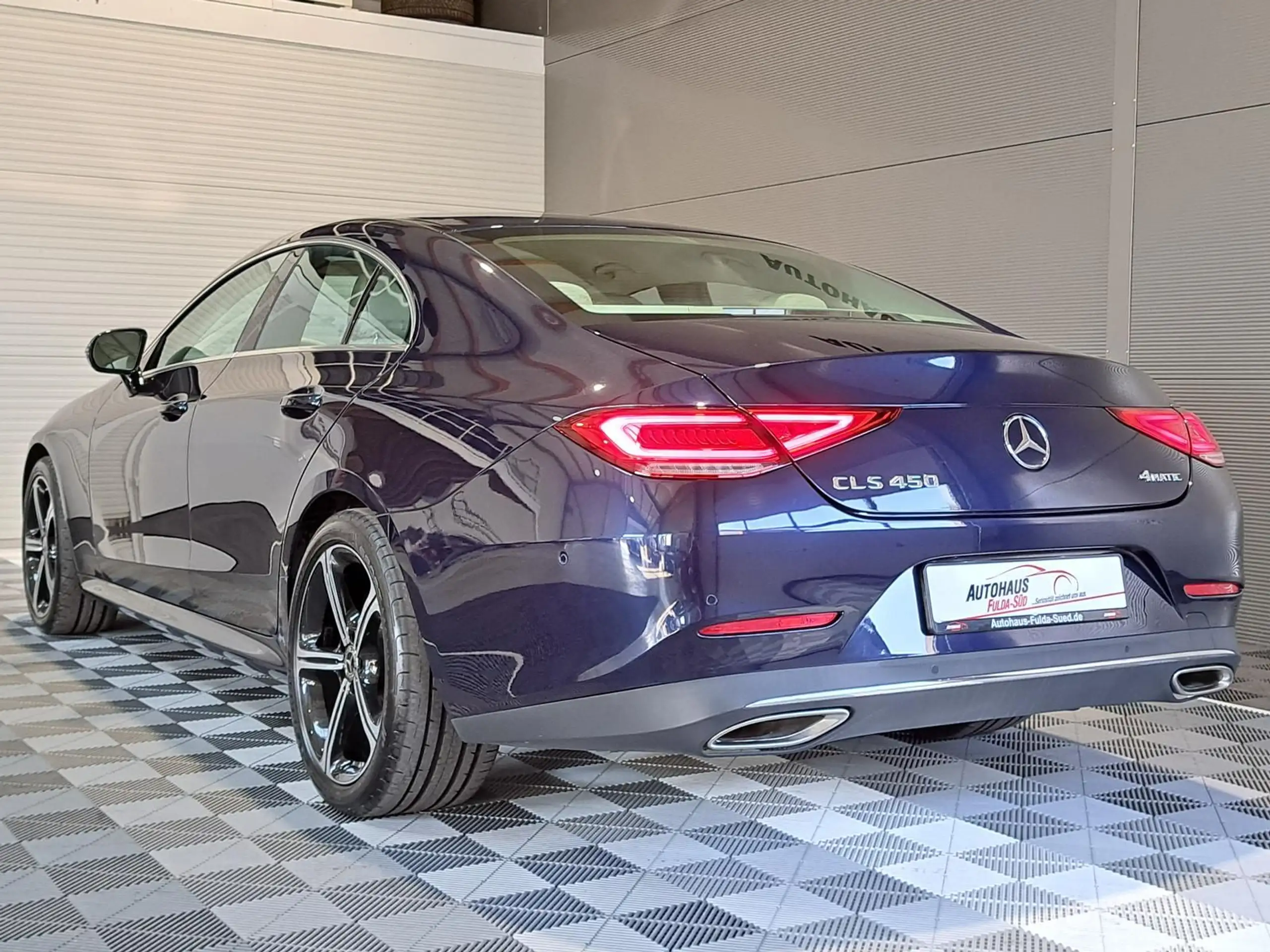 Mercedes-Benz - CLS 450