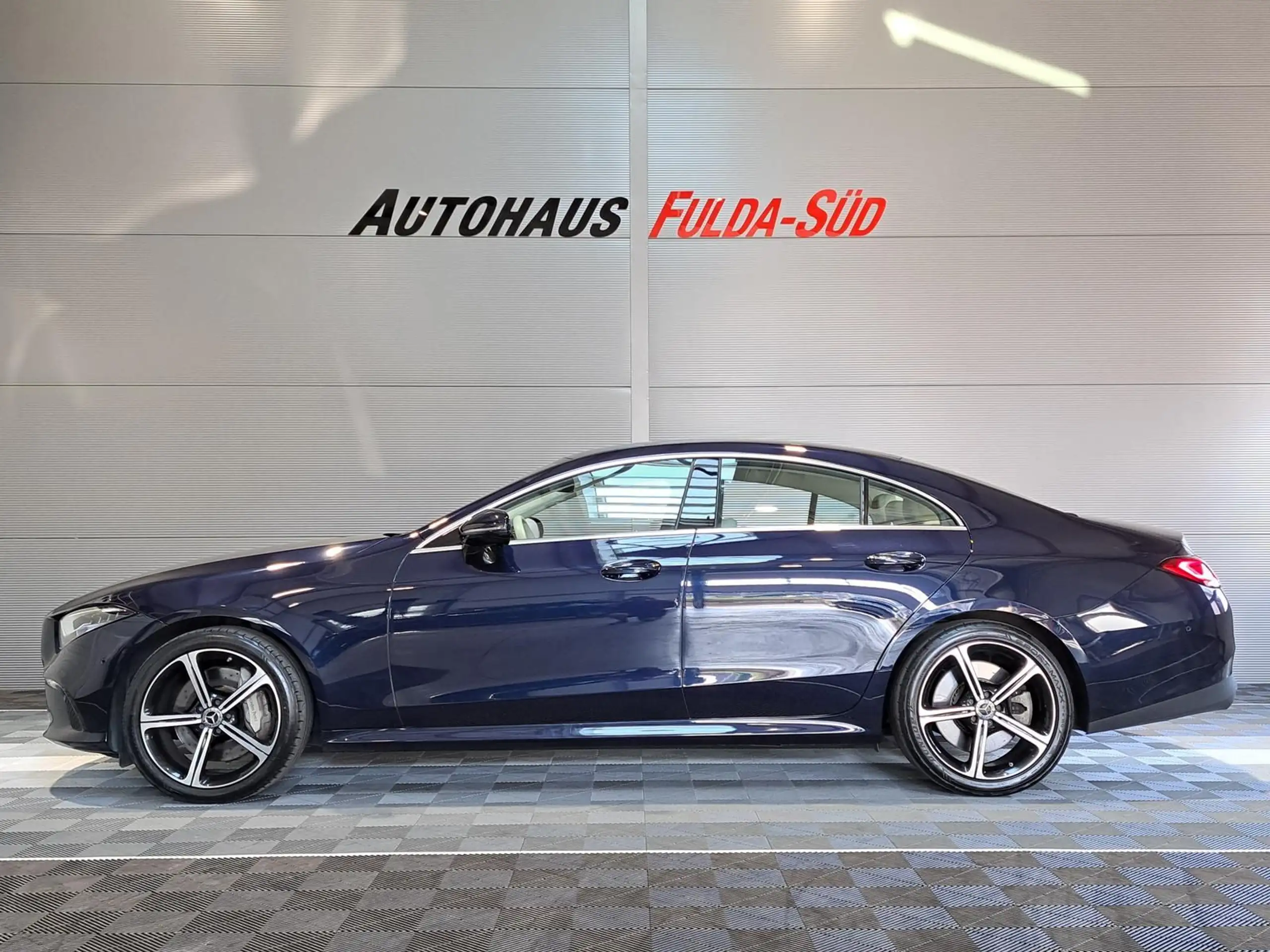 Mercedes-Benz - CLS 450