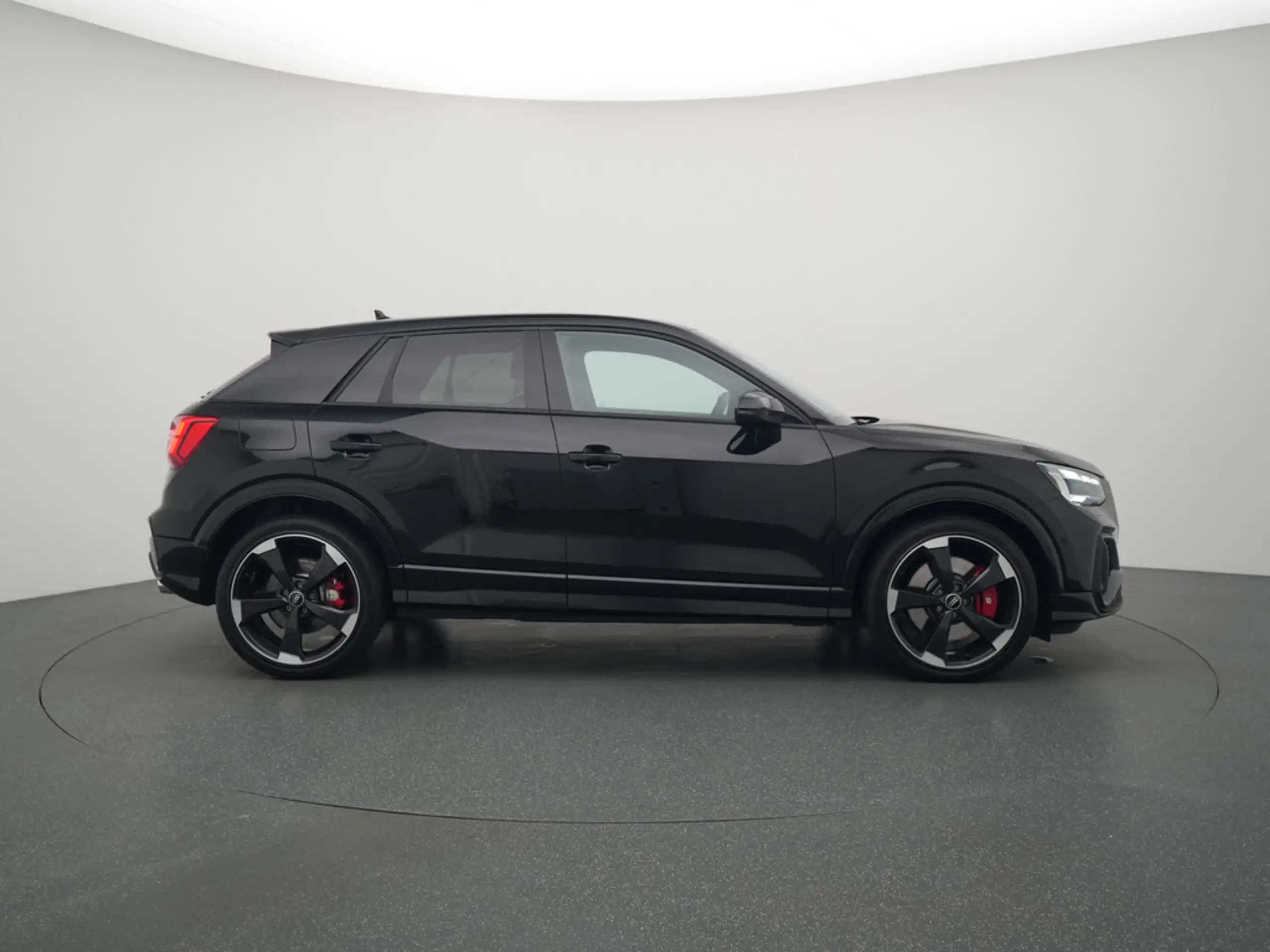 Audi - SQ2