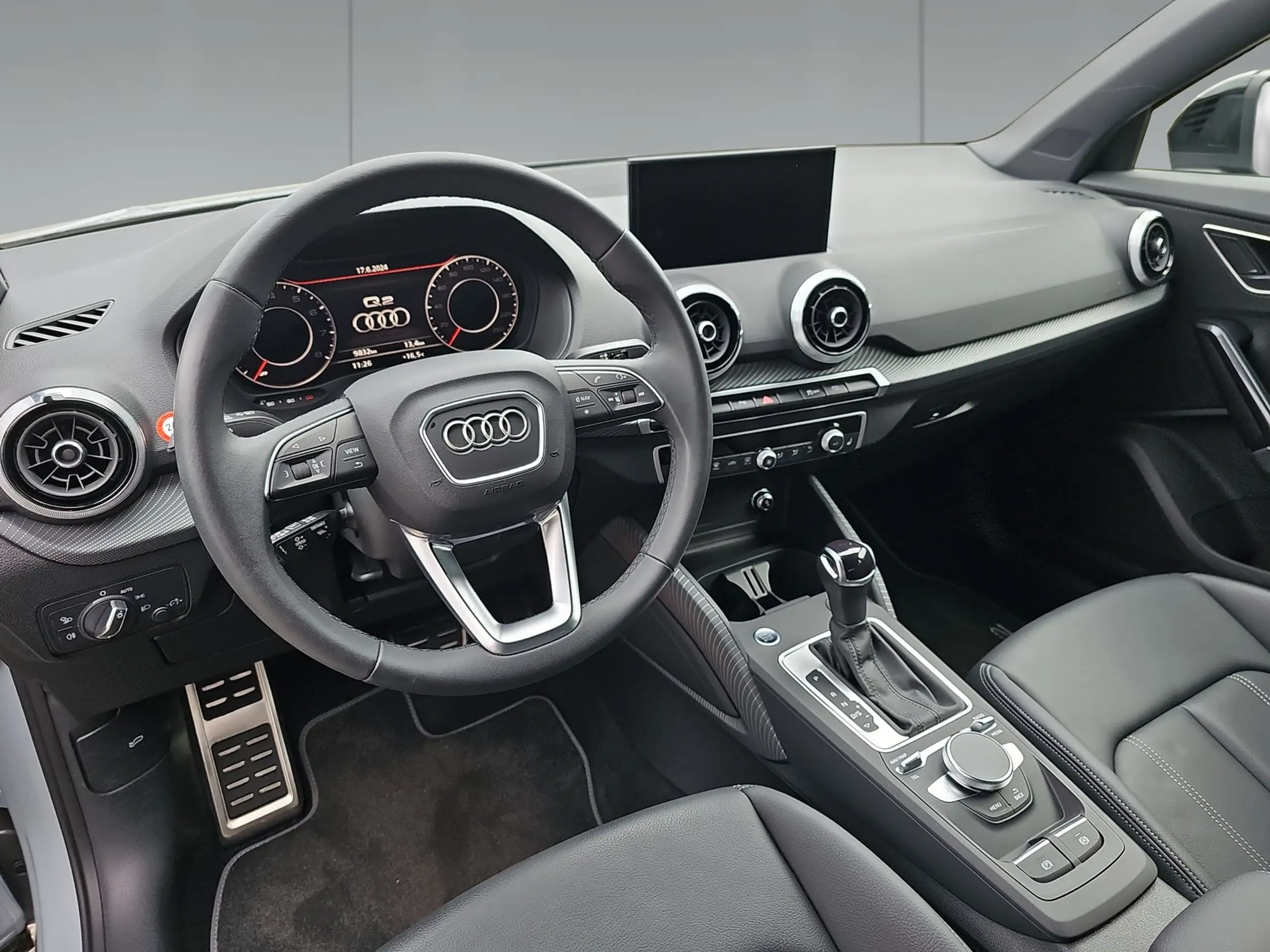 Audi - Q2