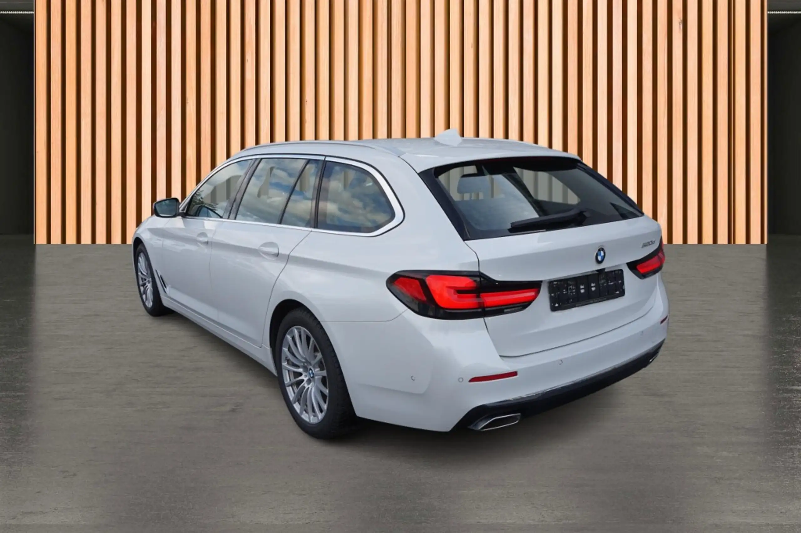 BMW - 520