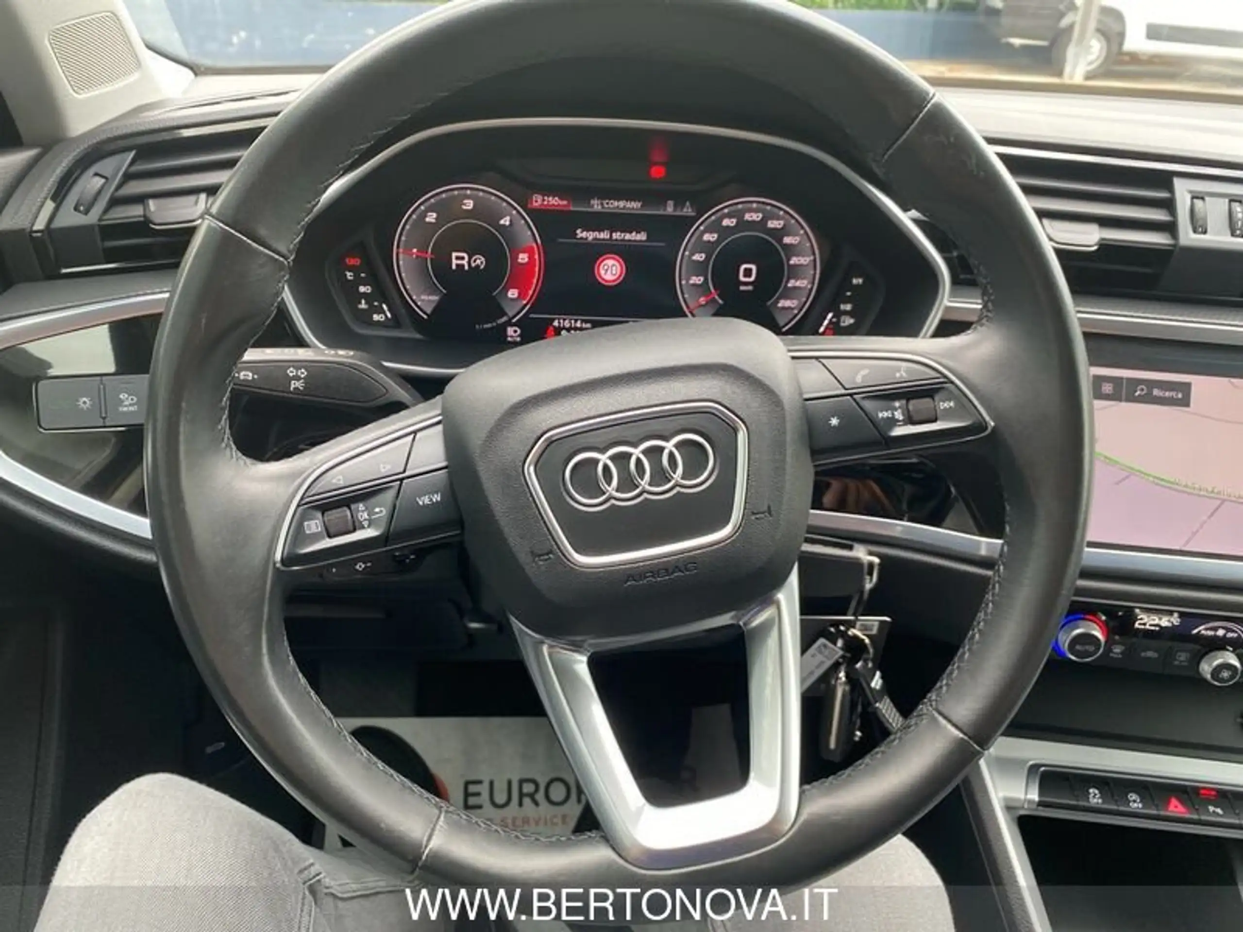 Audi - Q3