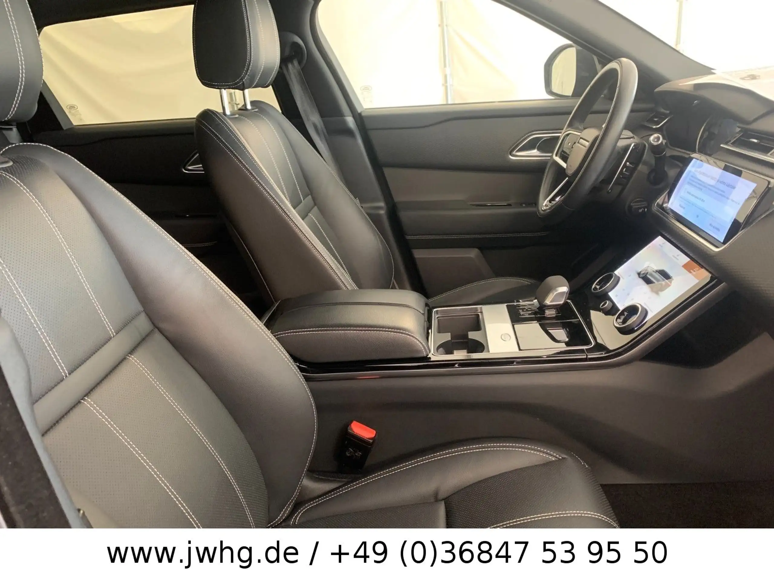 Land Rover - Range Rover Velar