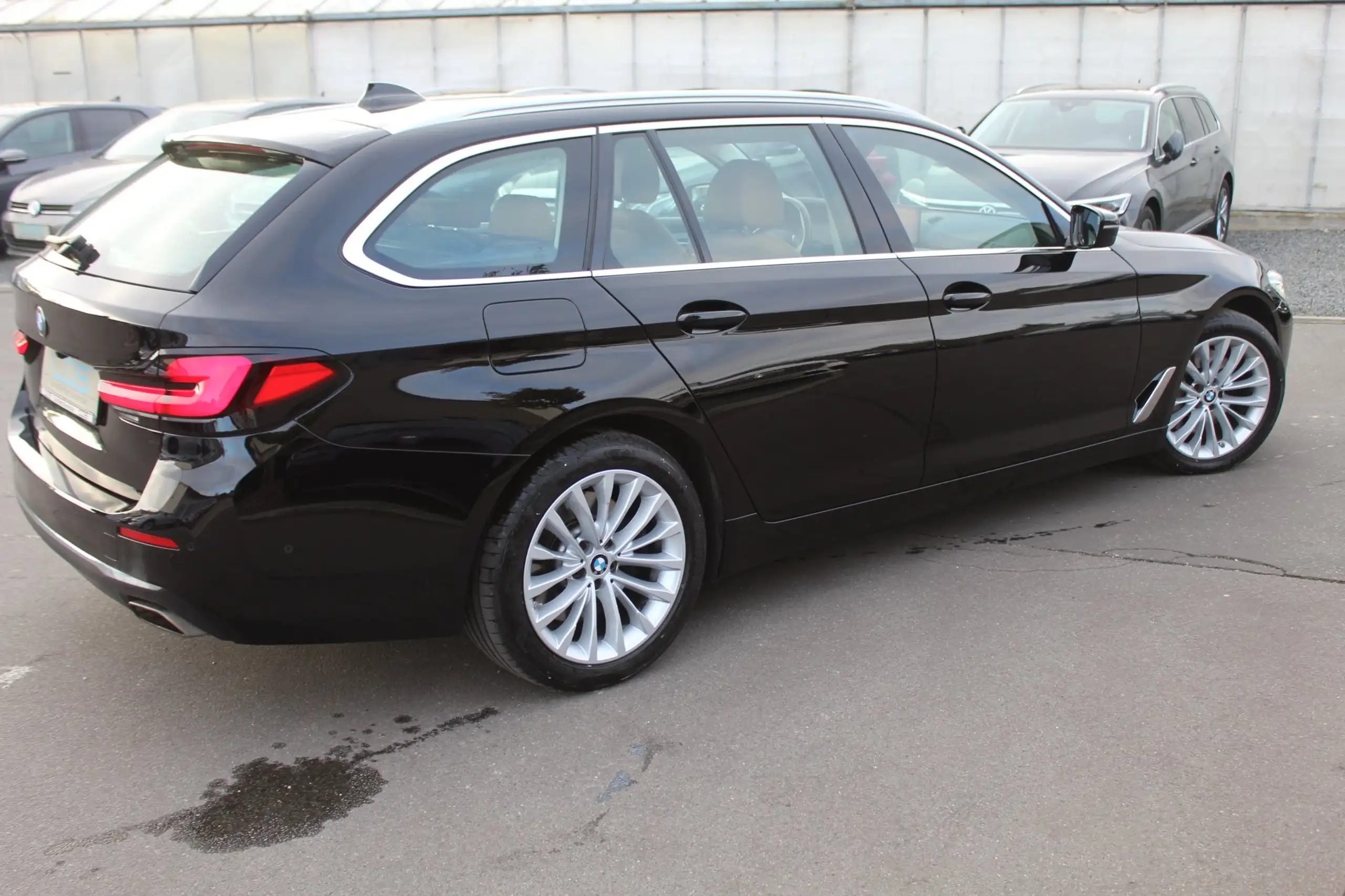 BMW - 530