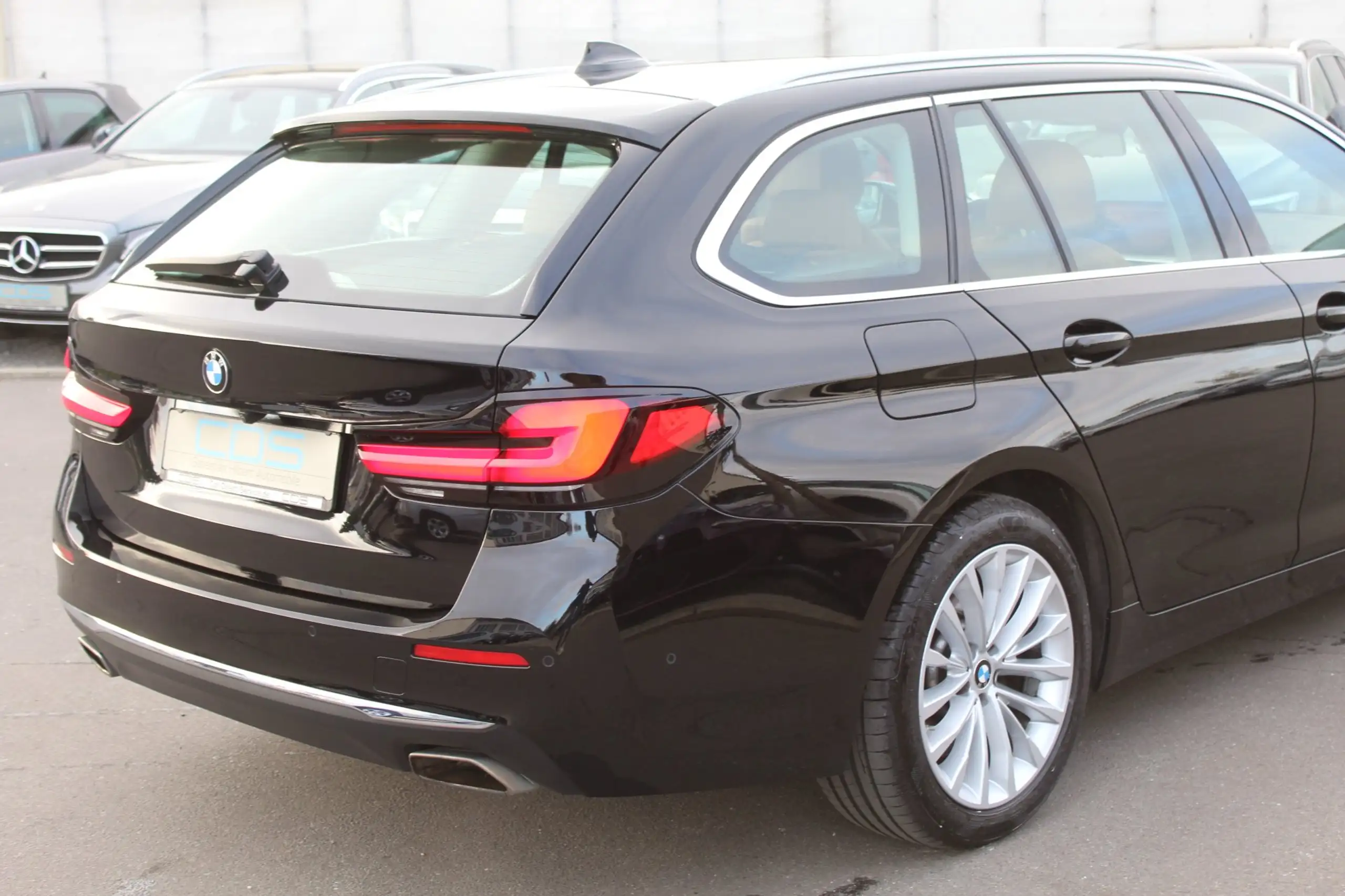 BMW - 530