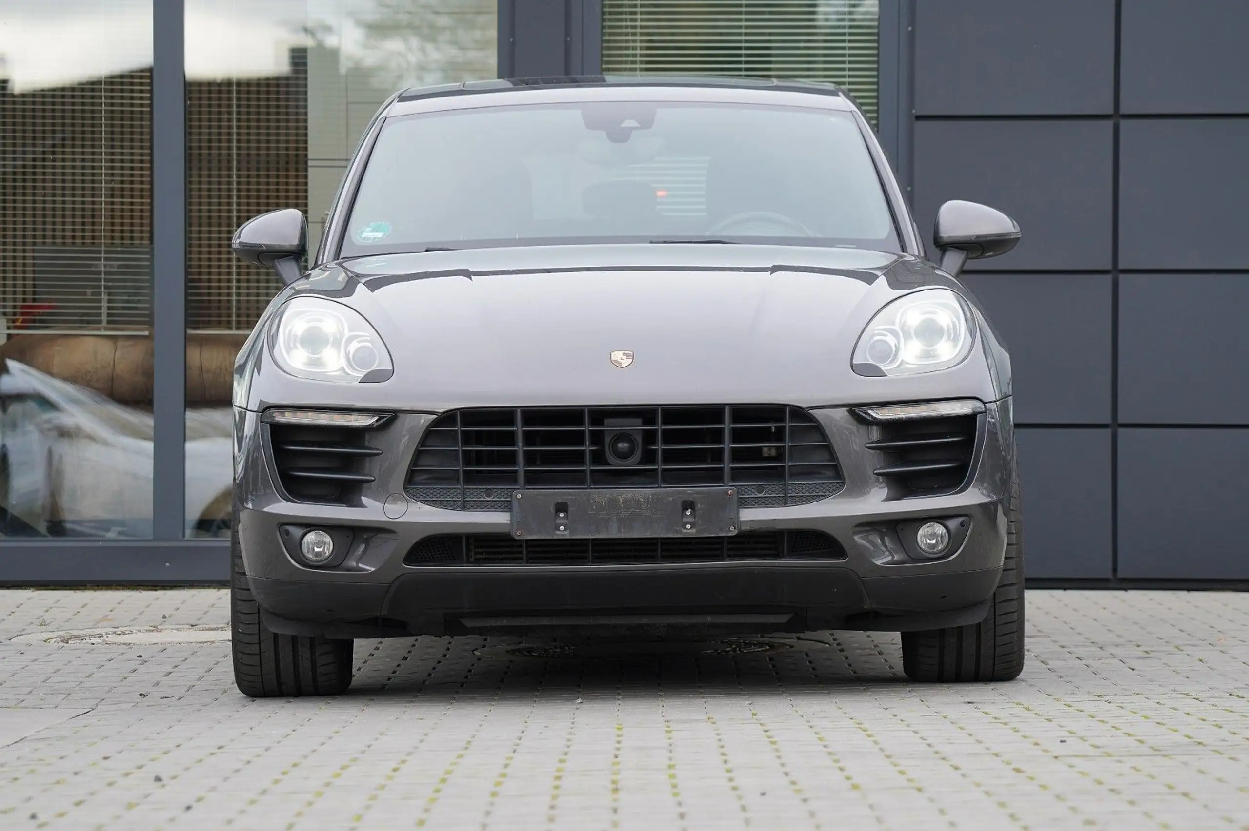 Porsche - Macan