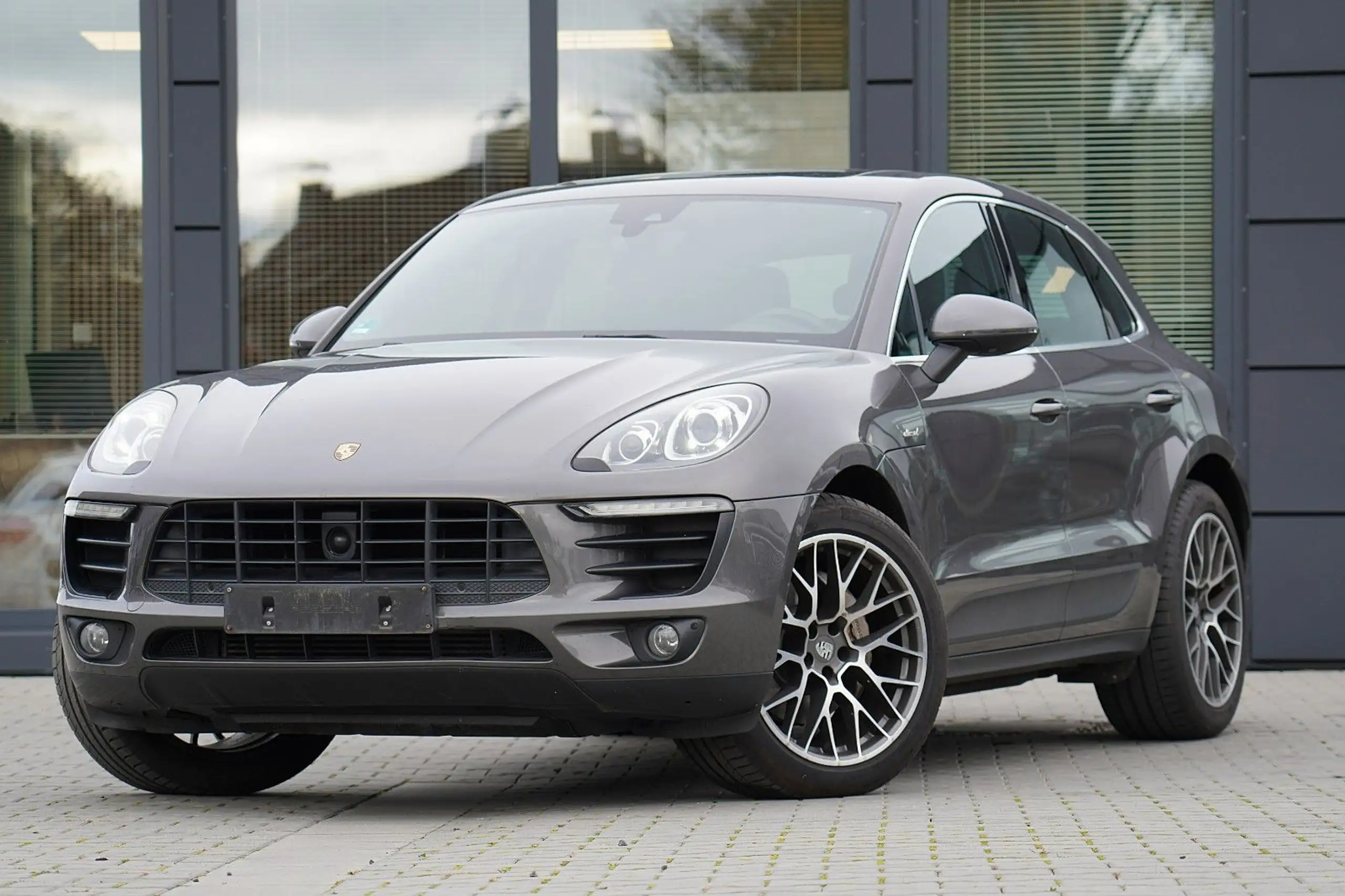 Porsche - Macan