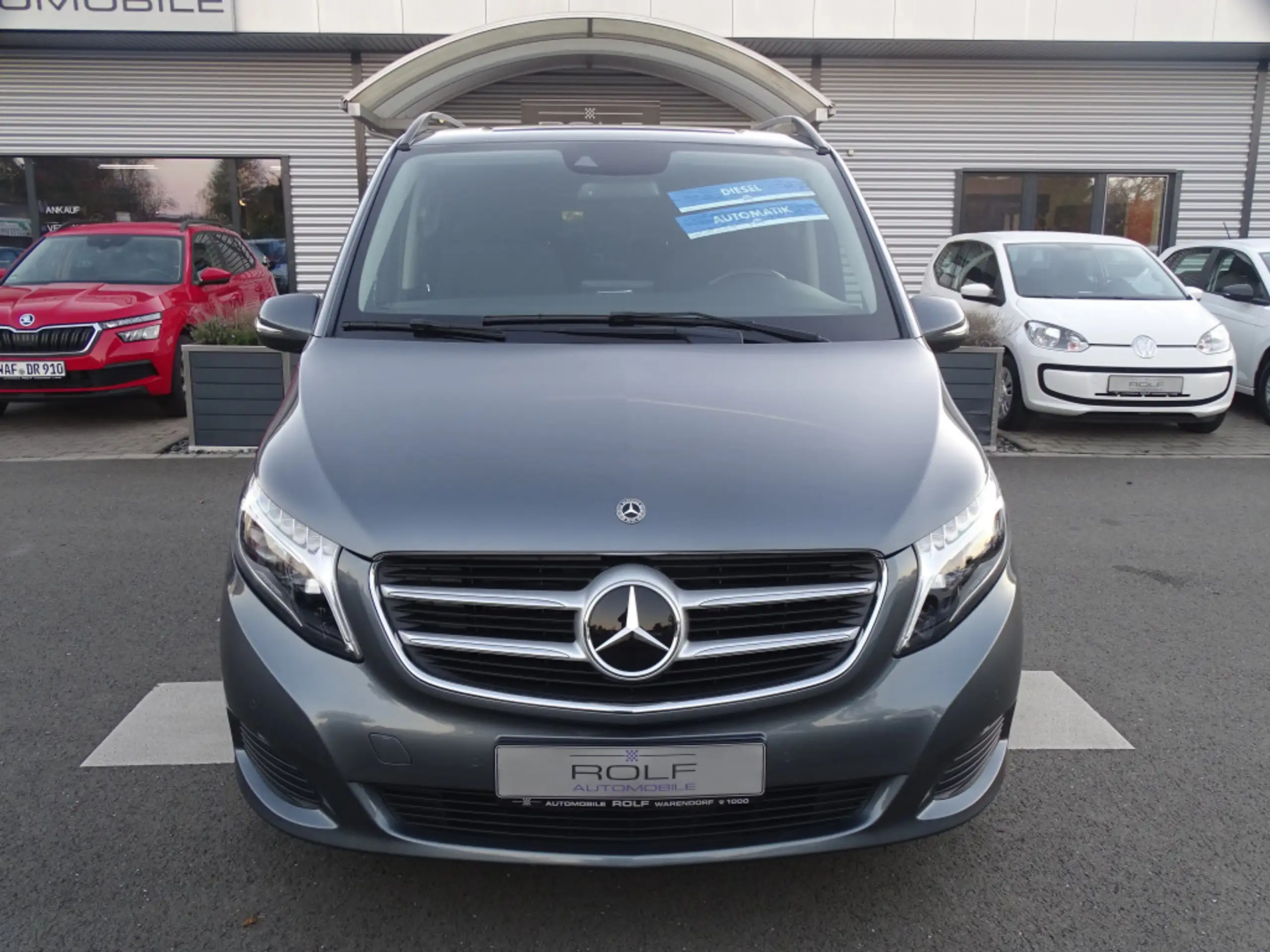 Mercedes-Benz - V 250