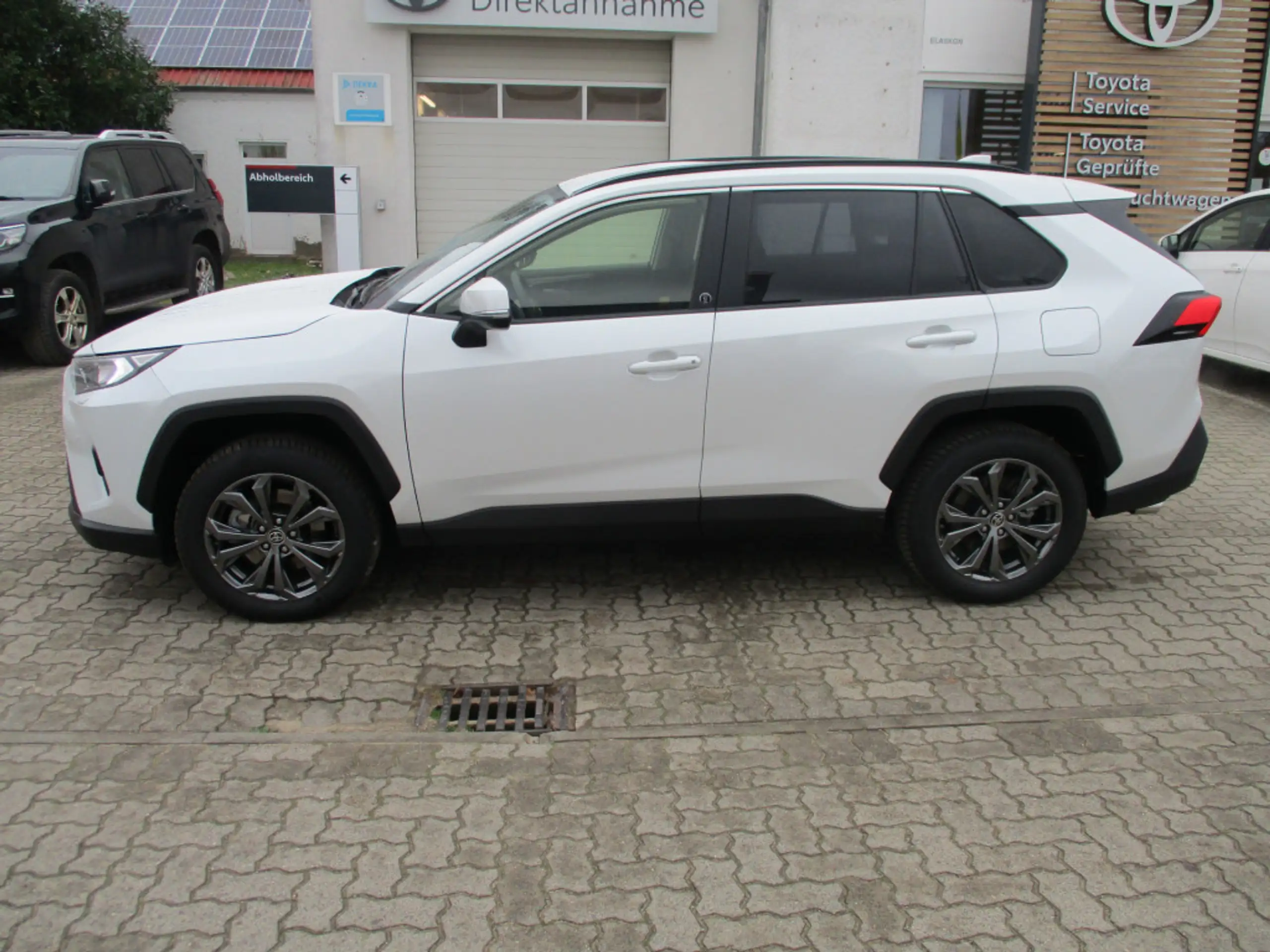 Toyota - RAV 4