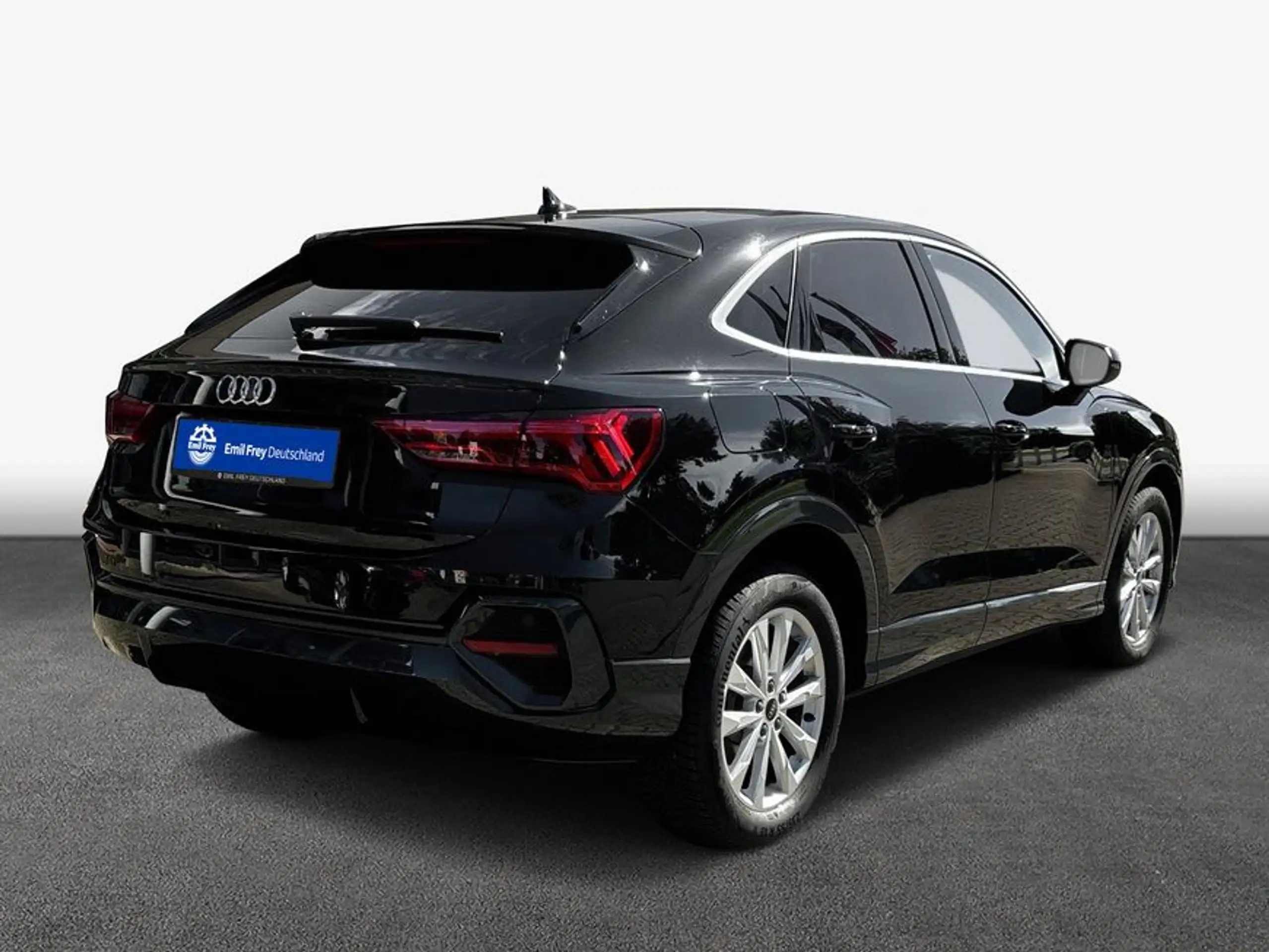 Audi - Q3