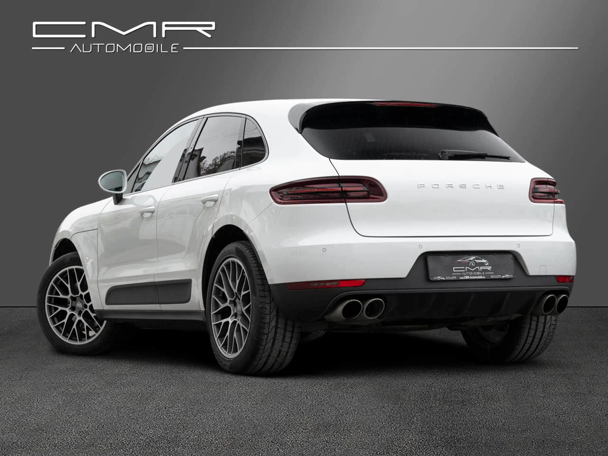 Porsche - Macan