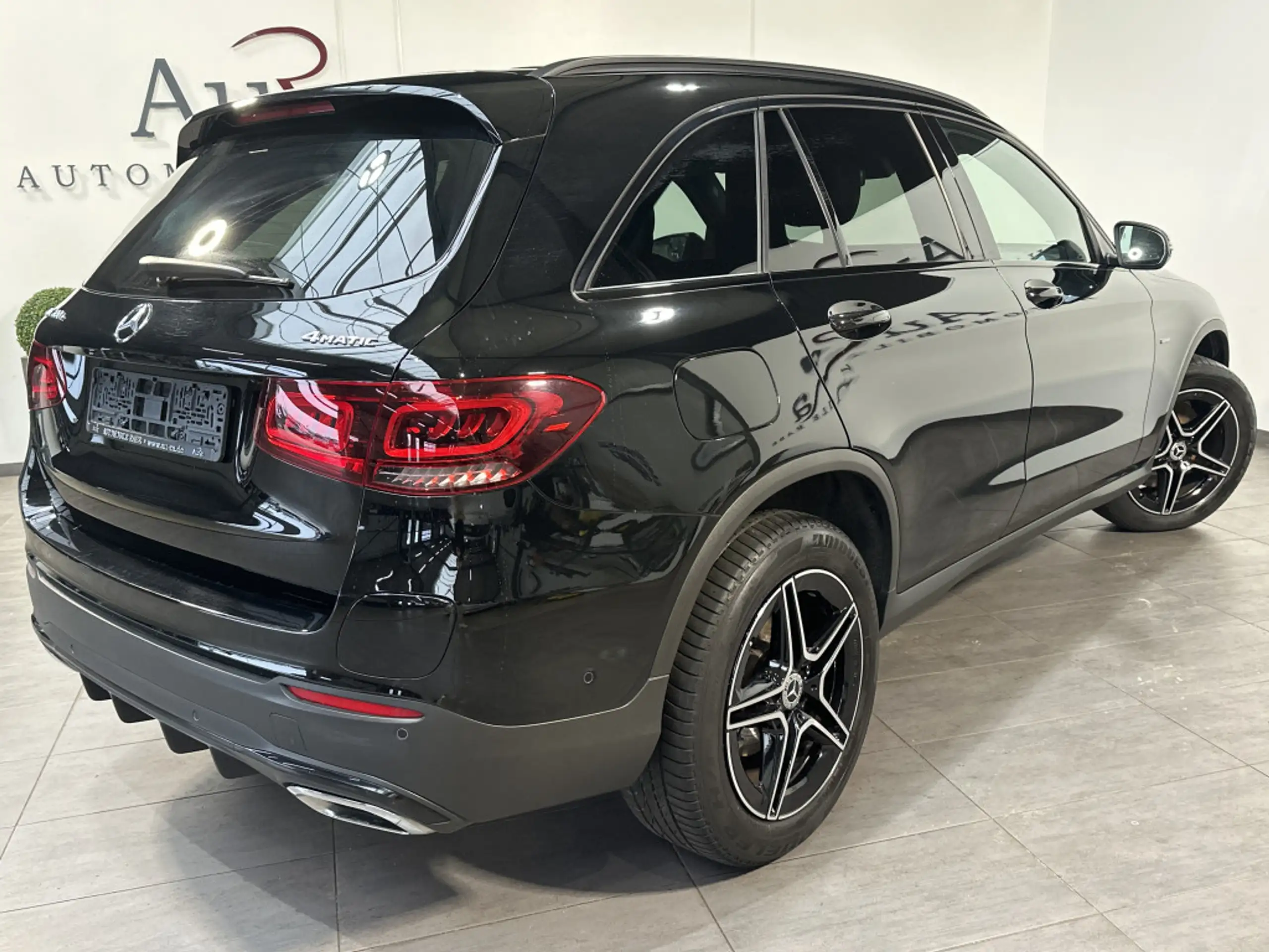 Mercedes-Benz - GLC 300