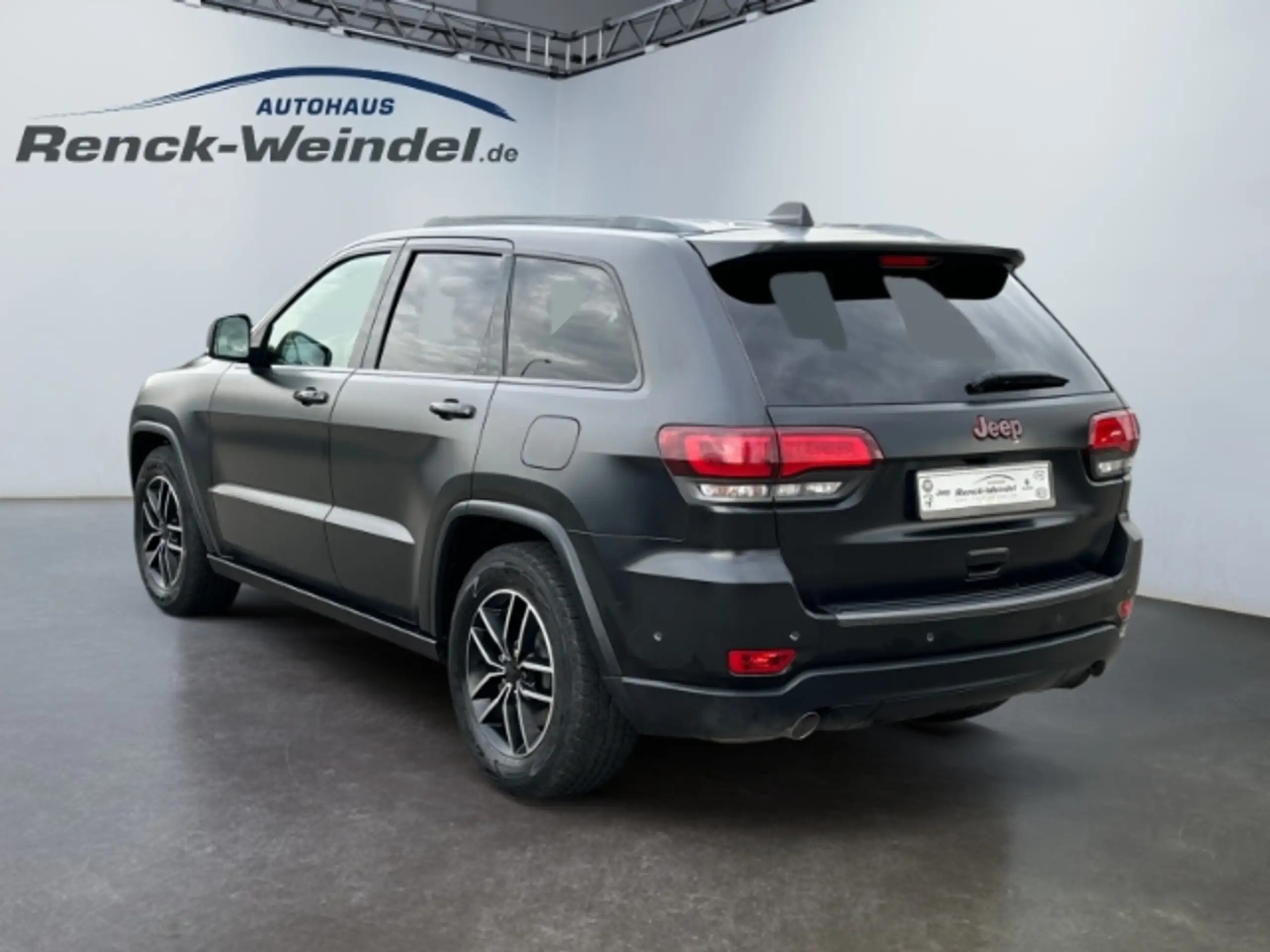 Jeep - Grand Cherokee