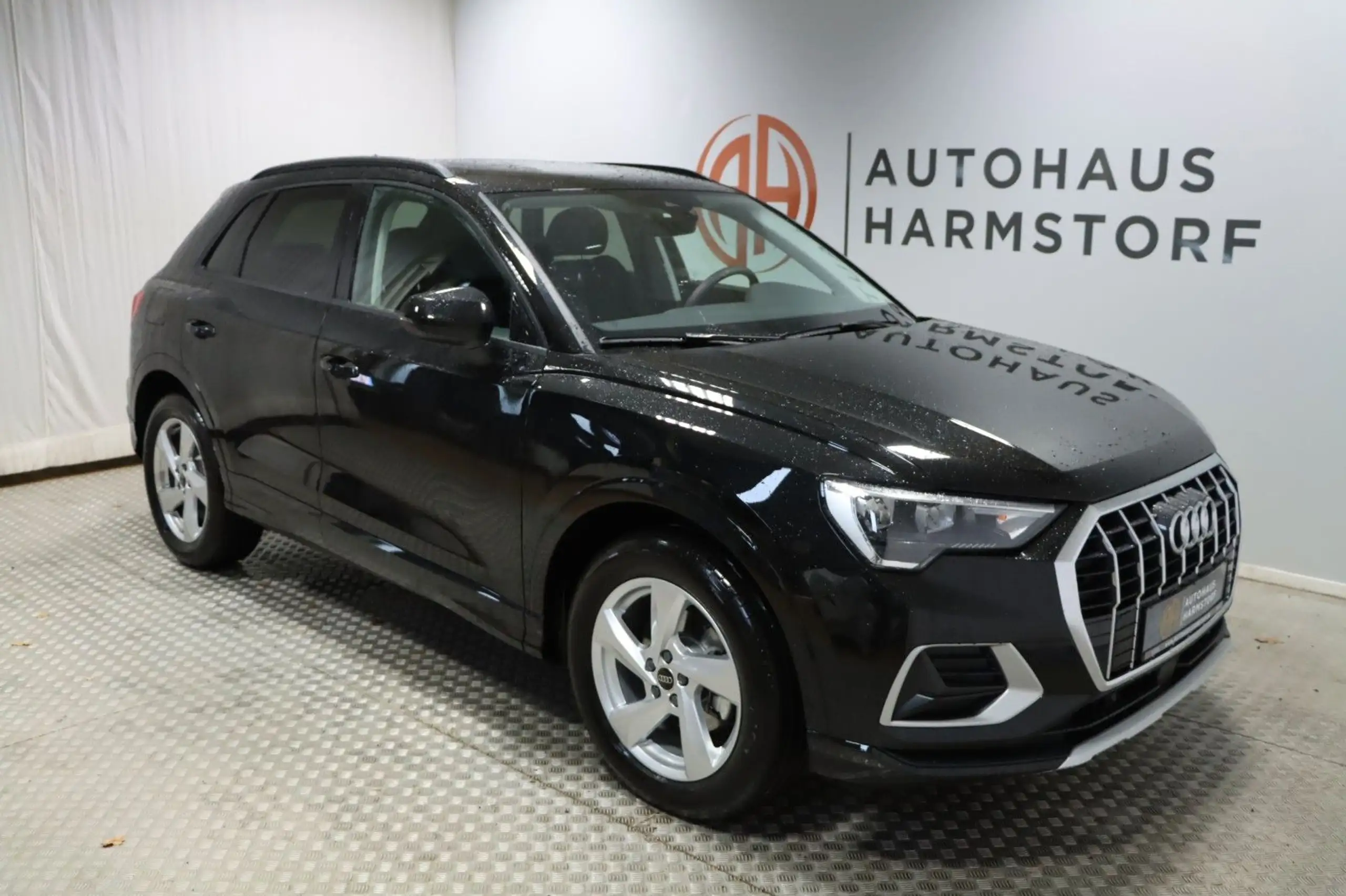 Audi - Q3