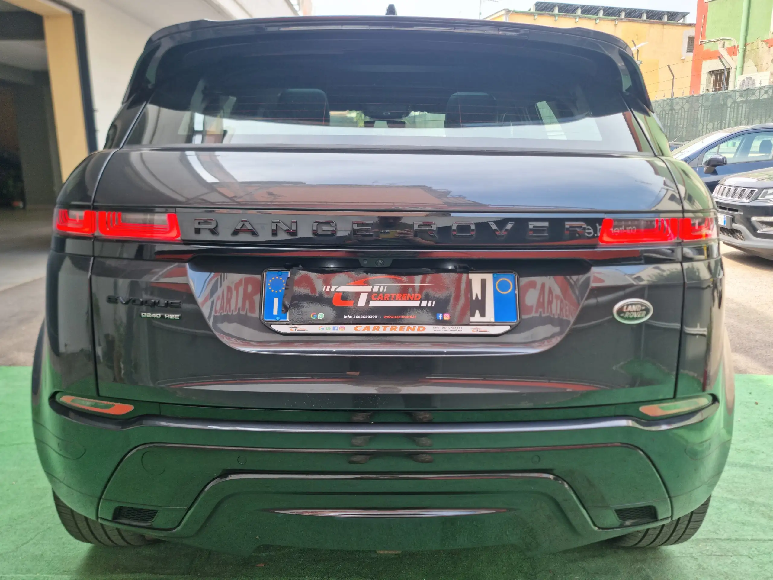 Land Rover - Range Rover Evoque