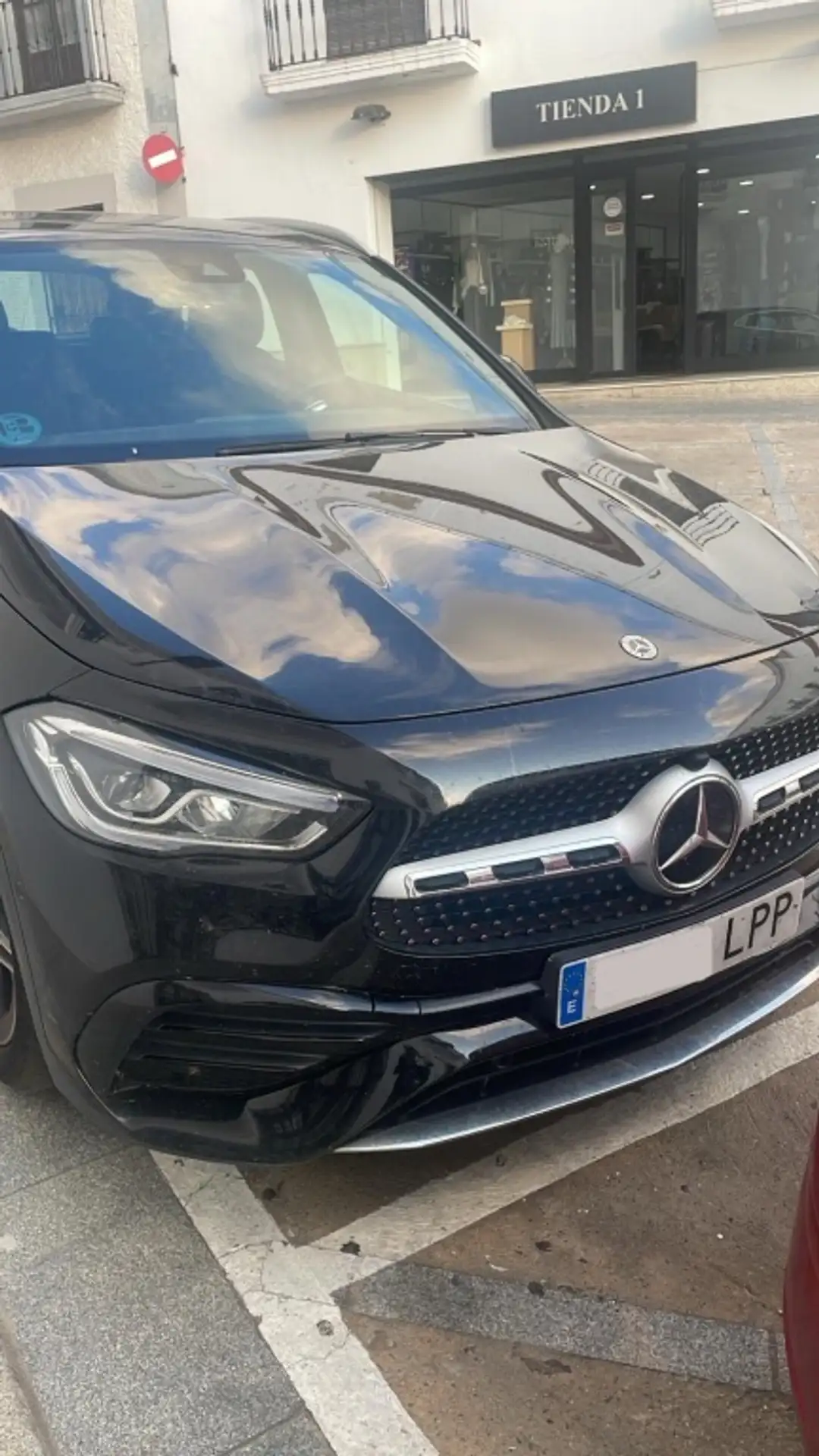 Mercedes-Benz - GLA 200