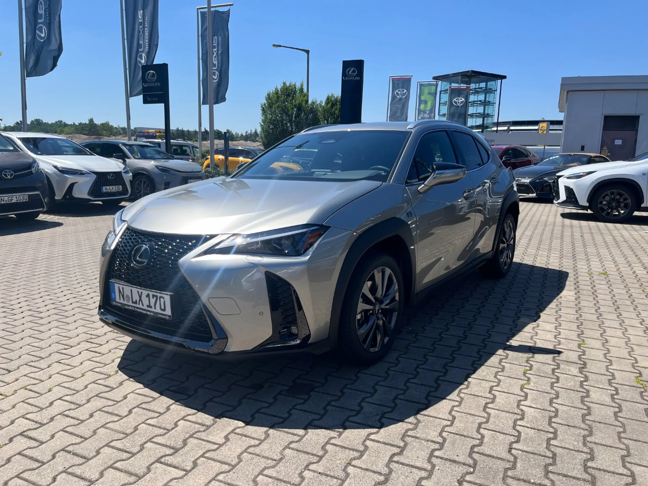 Lexus - UX 300e