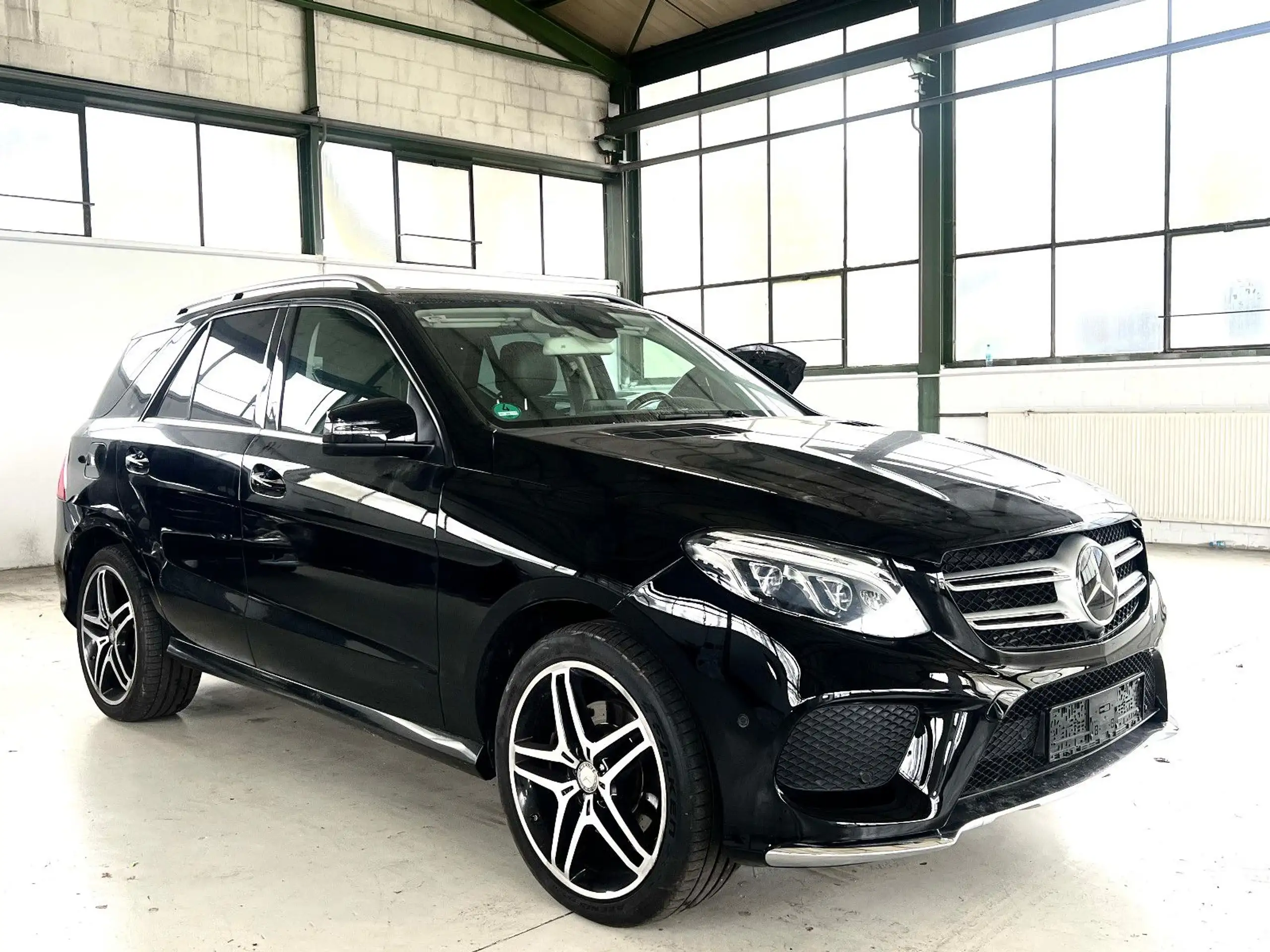 Mercedes-Benz - GLE 350