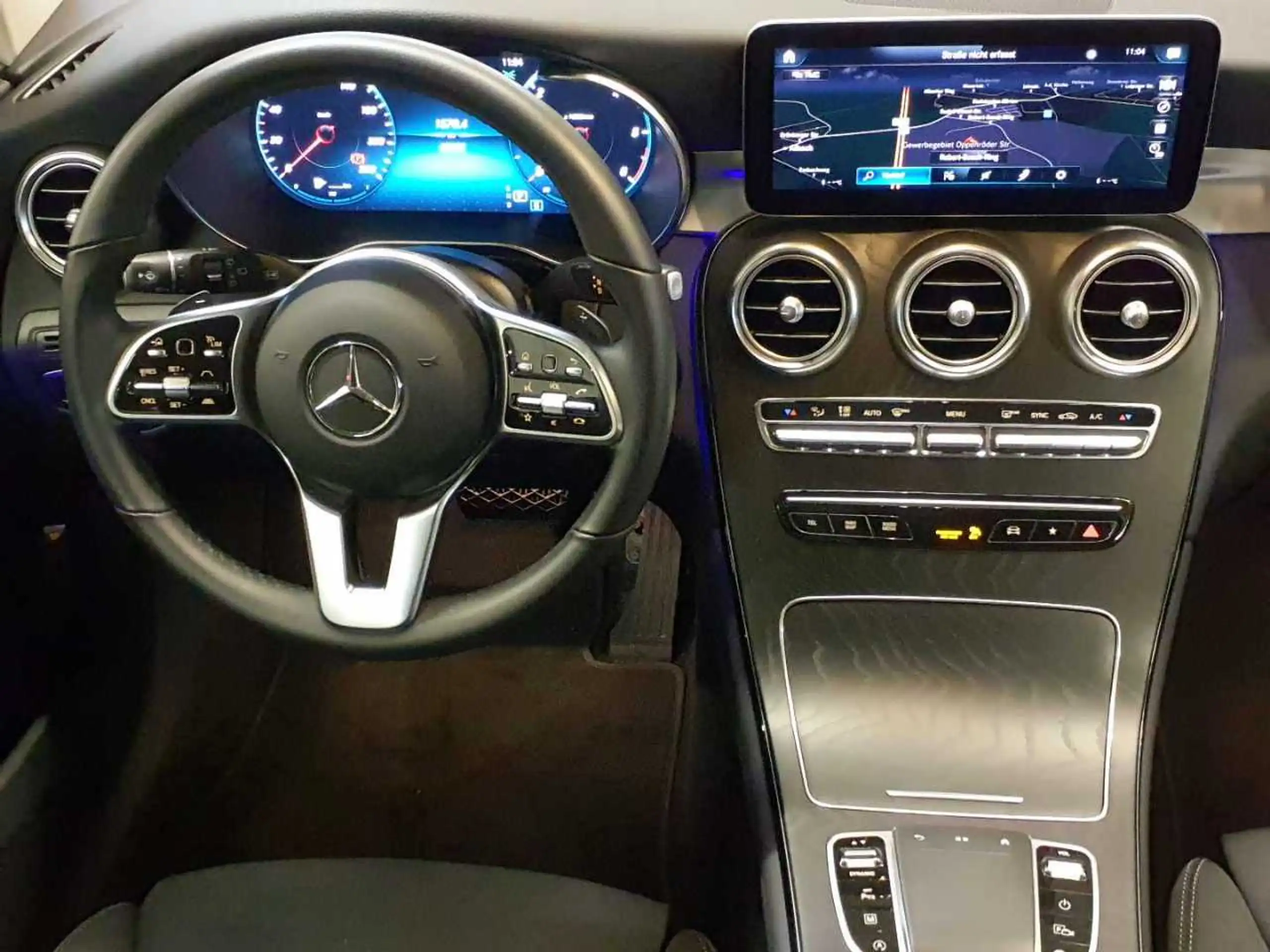 Mercedes-Benz - GLC 220