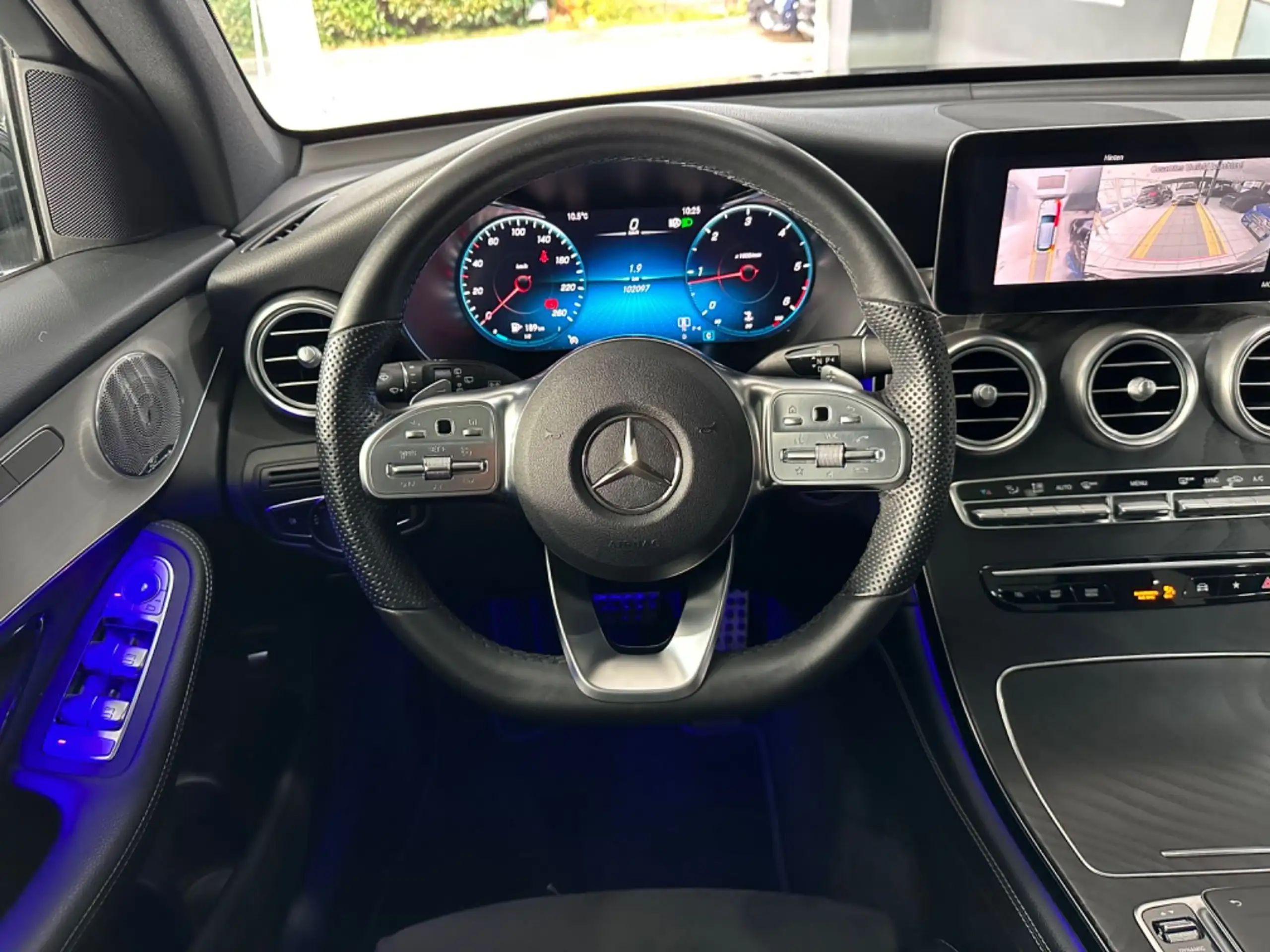 Mercedes-Benz - GLC 220