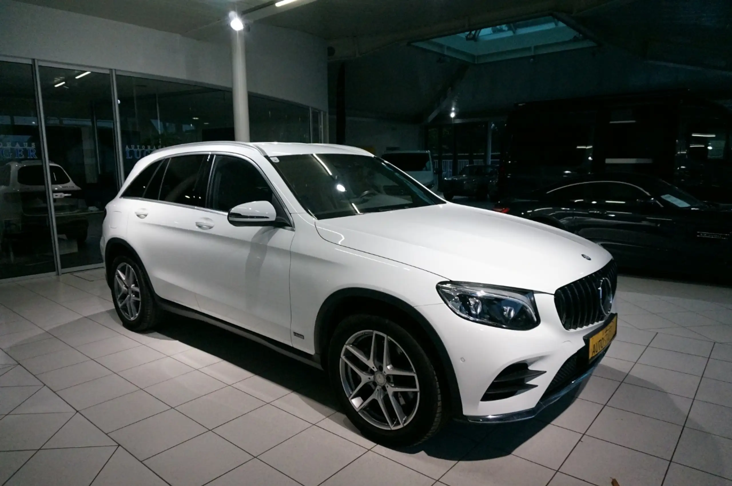 Mercedes-Benz - GLC 250