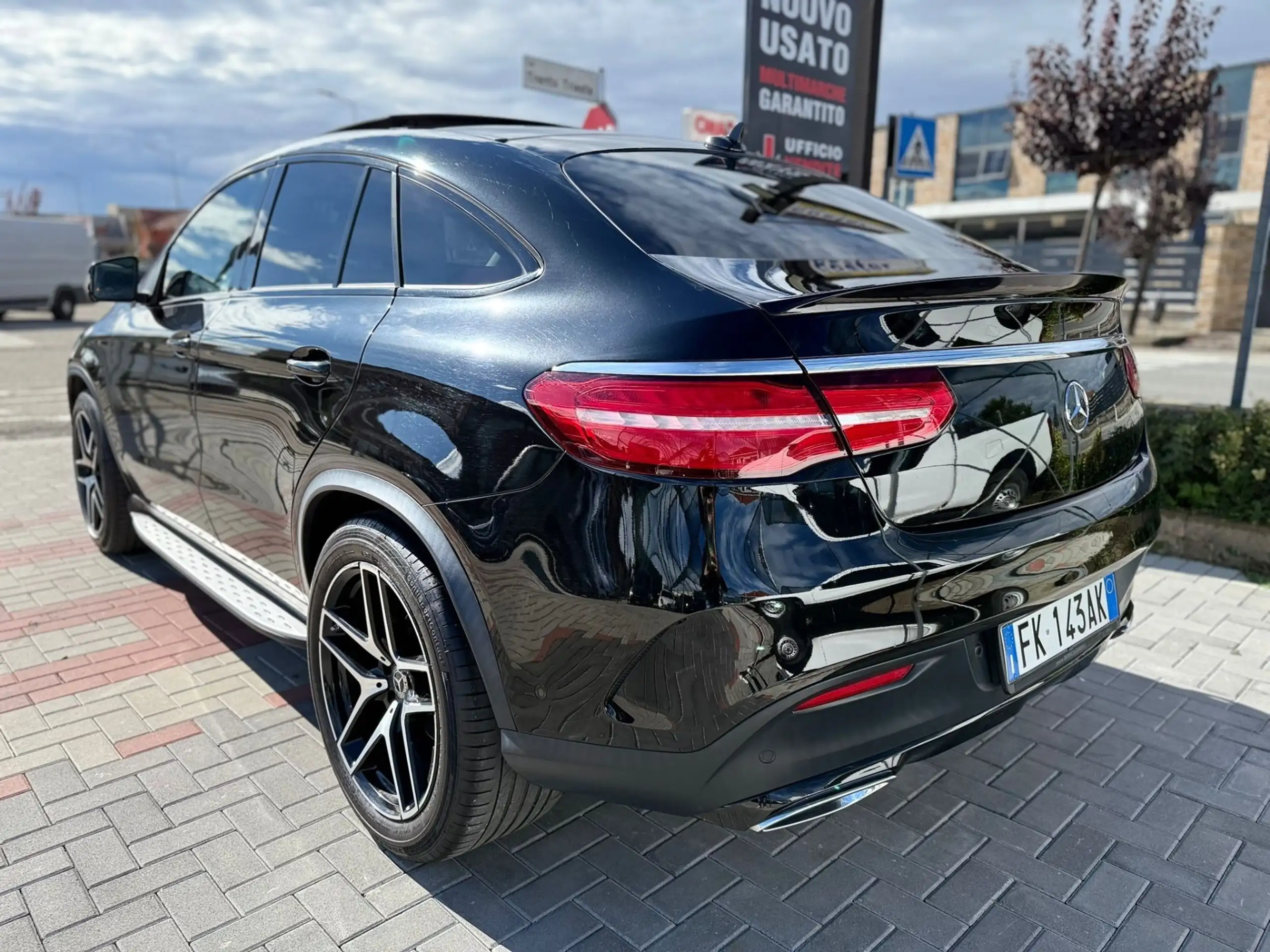 Mercedes-Benz - GLE 350