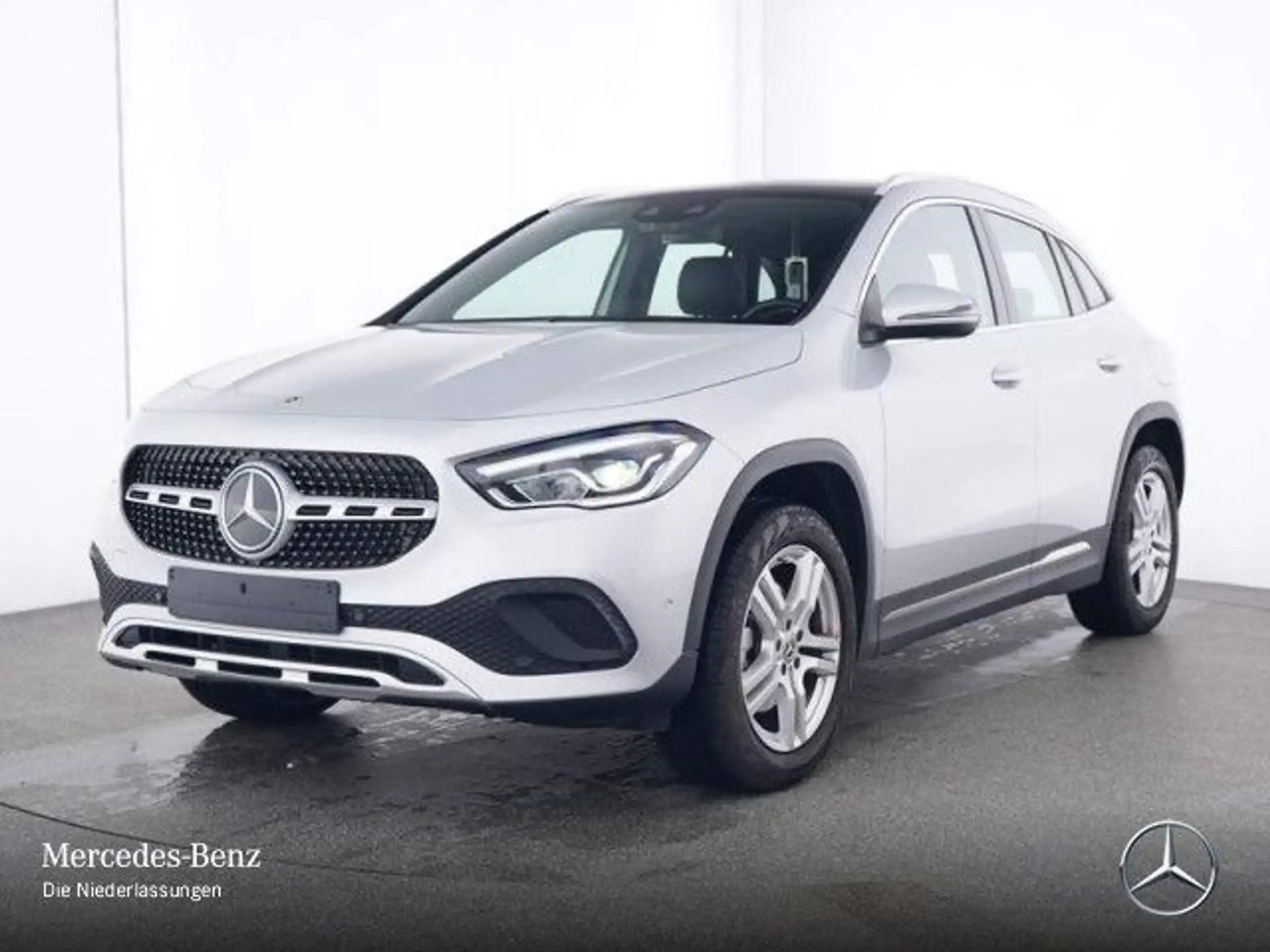 Mercedes-Benz - GLA 200