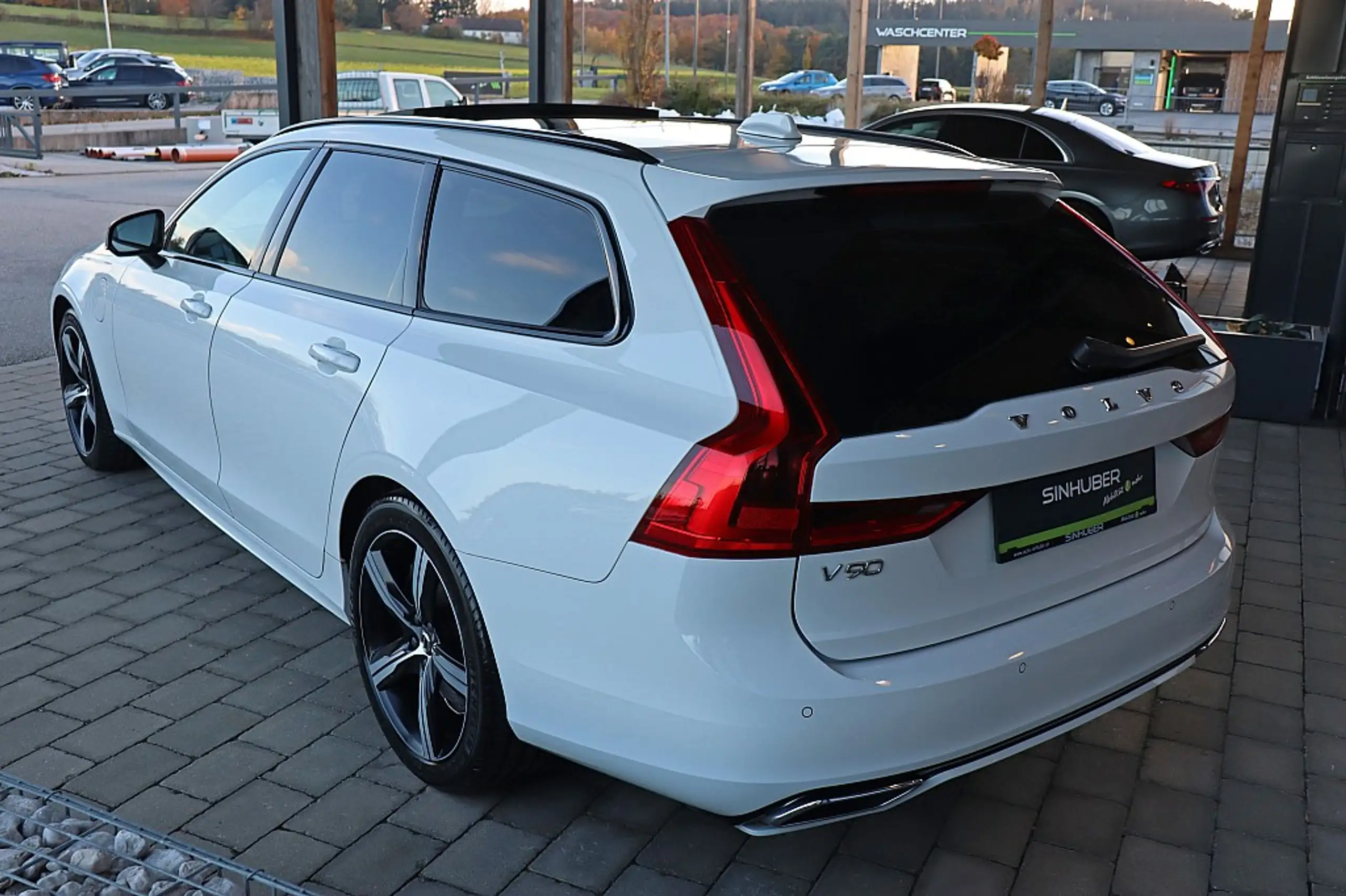 Volvo - V90